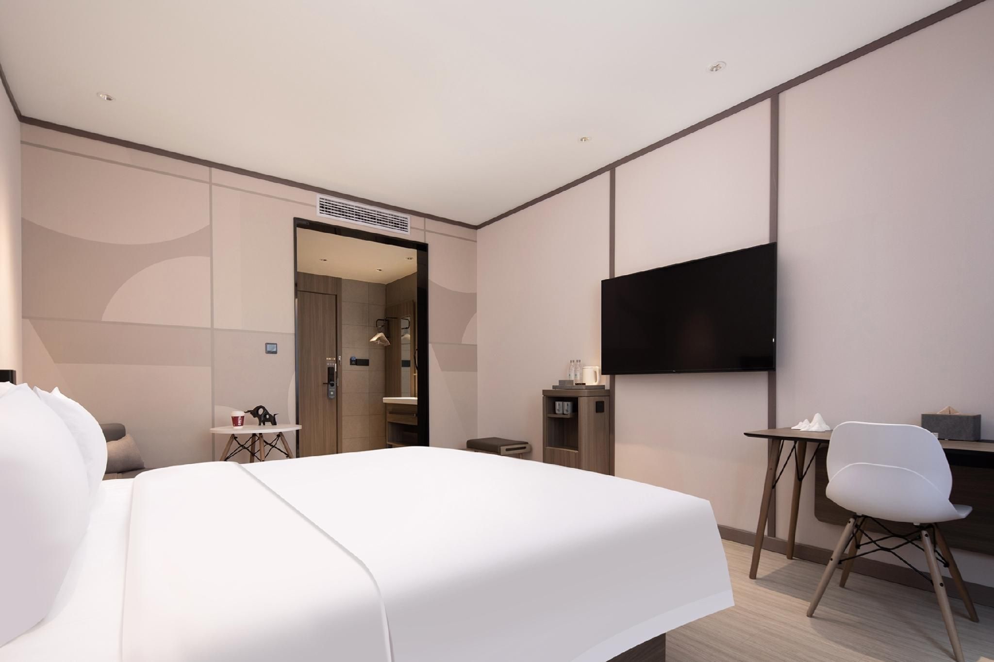 Huazhu - Deluxe Bed Room