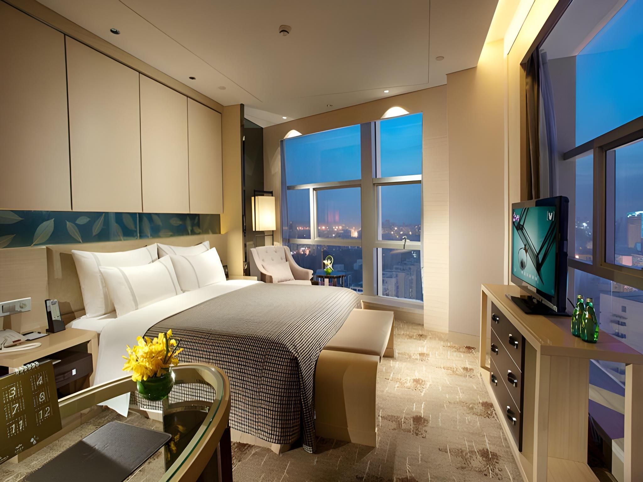 Deluxe King Bed