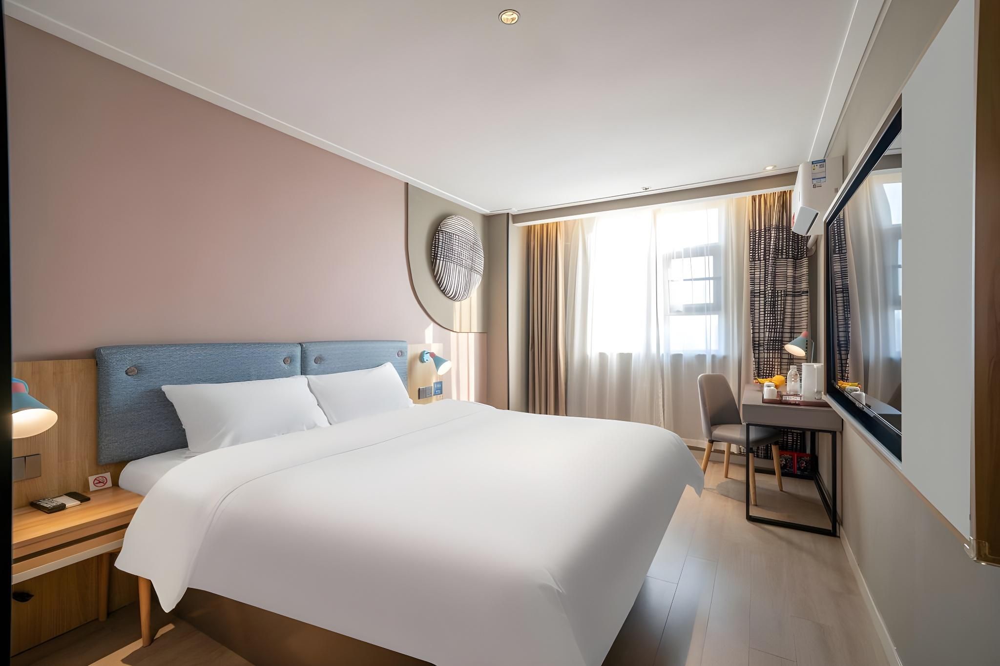 Business King Room
