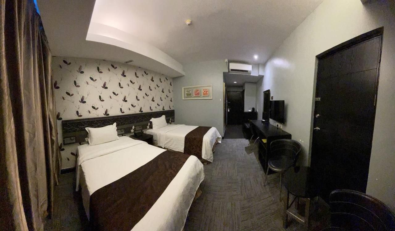 Hotel De Leon Deluxe Twin Room 2