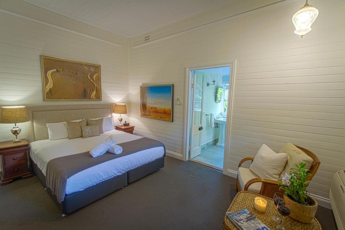 Suite 7 - Mary James