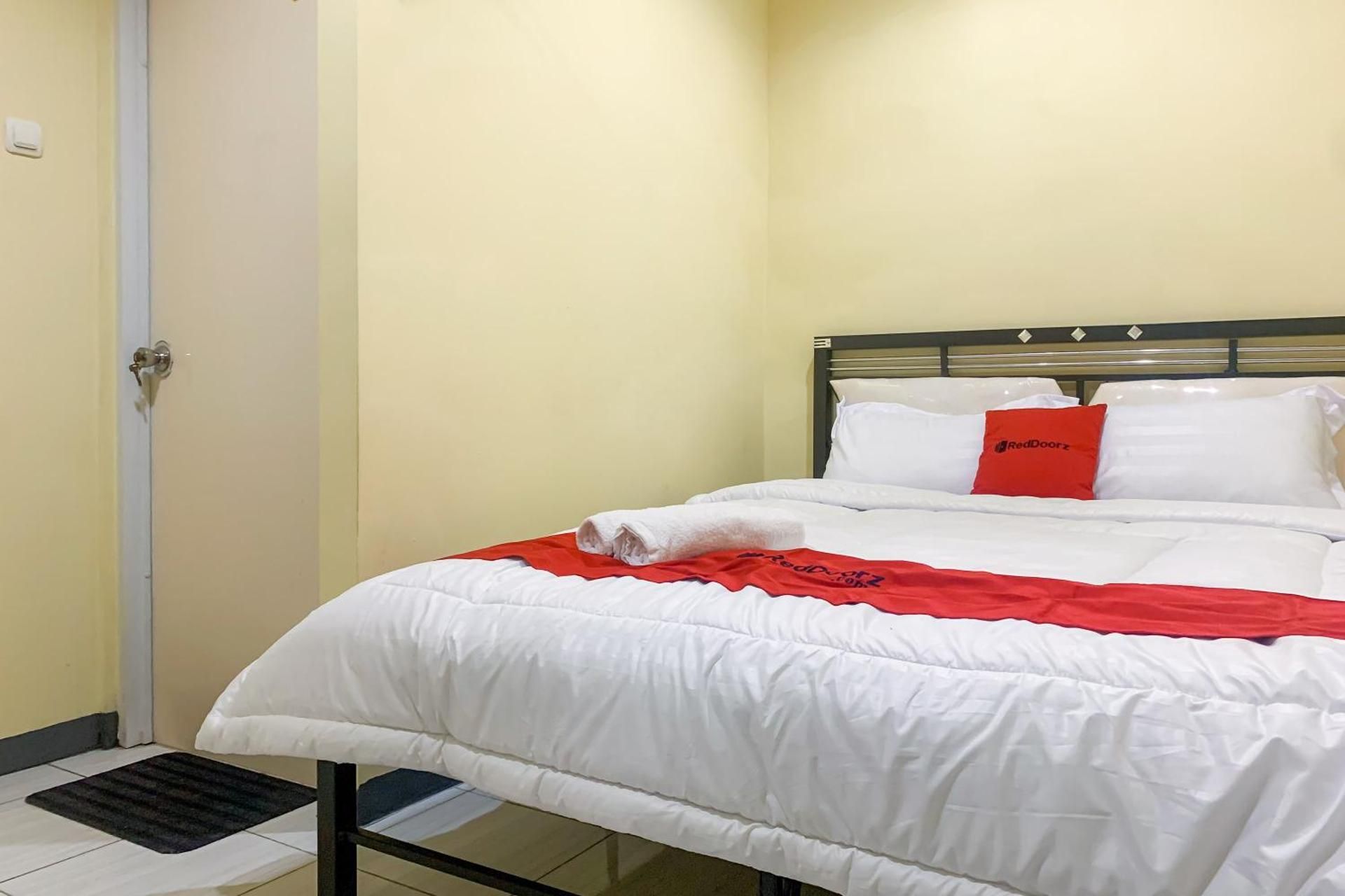 RedDoorz Room