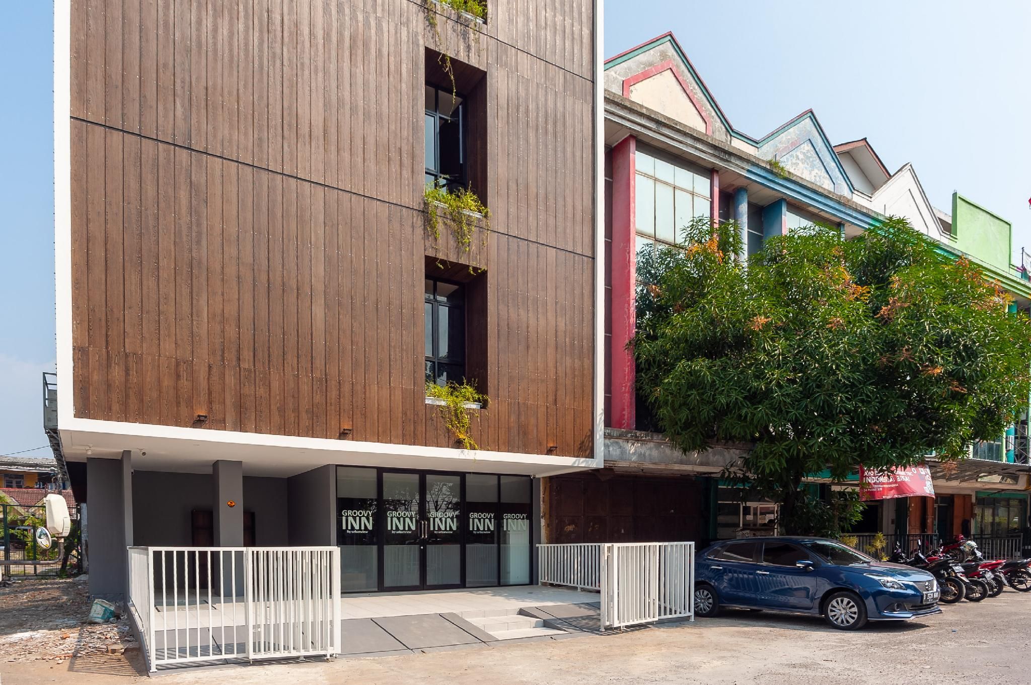 Urbanview Hotel Groovy Inn Tangerang