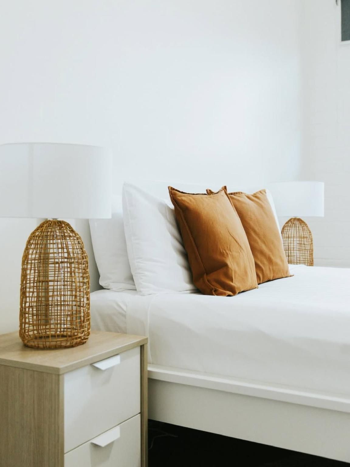 Queen Bed Room, Mixed Gender with Shared Bathroom