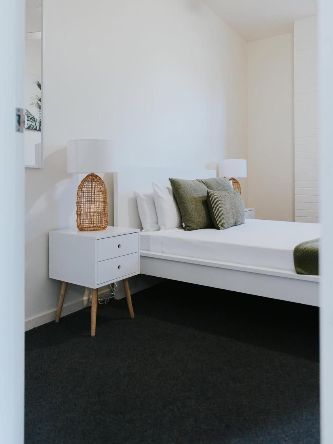 Queen Bed Room, Mixed Gender with Shared Bathroom