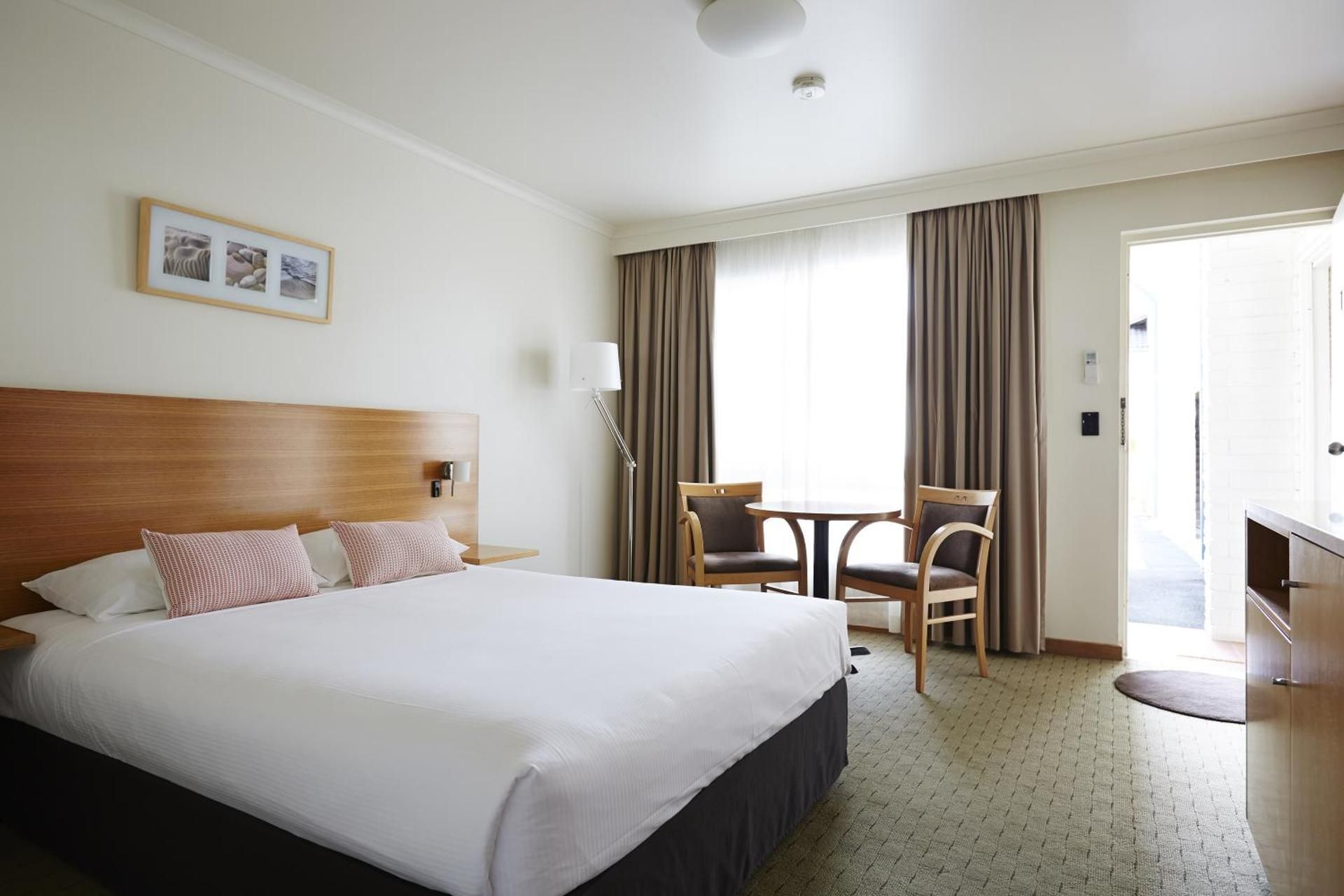 Standard Queen Room