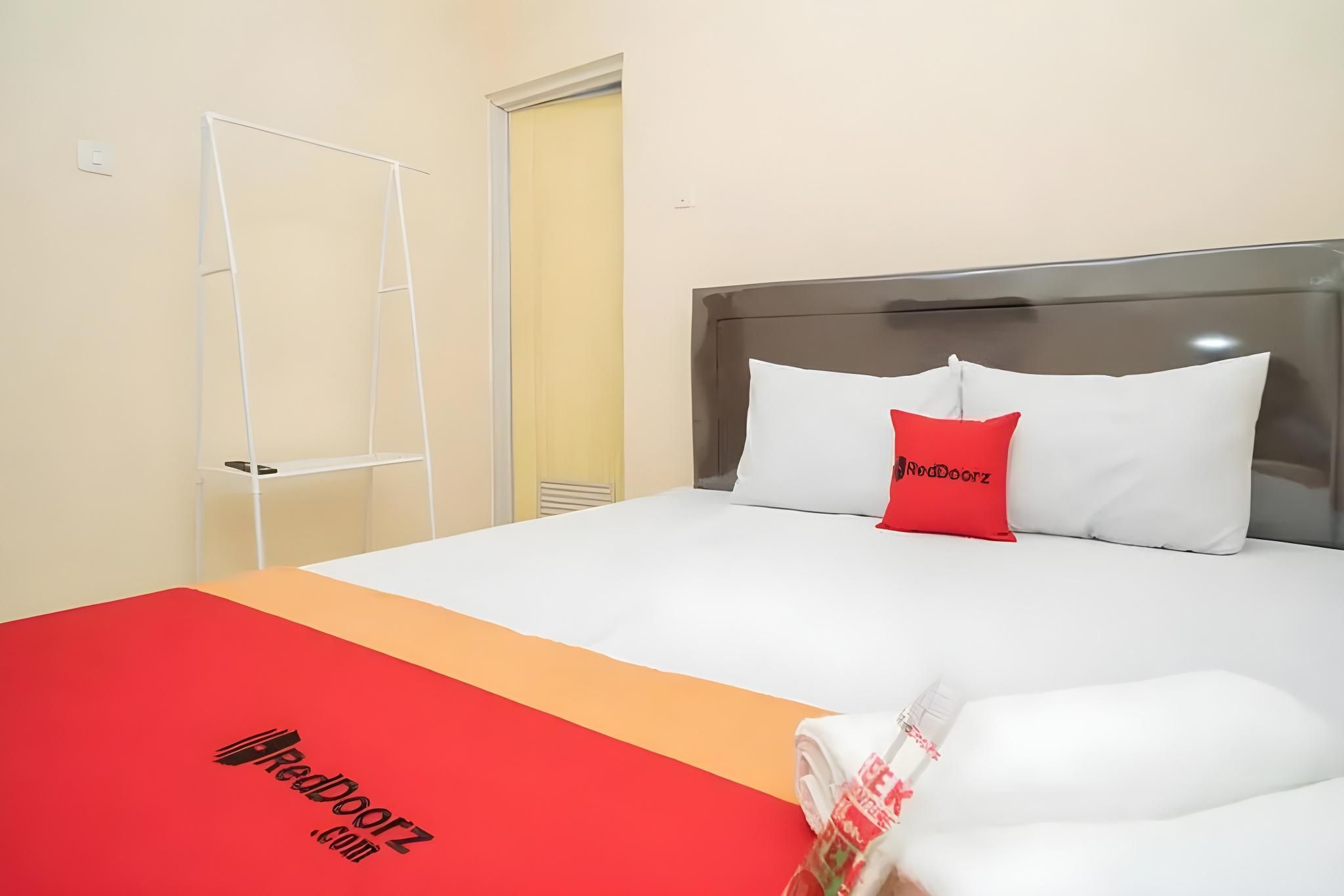 RedDoorz Room