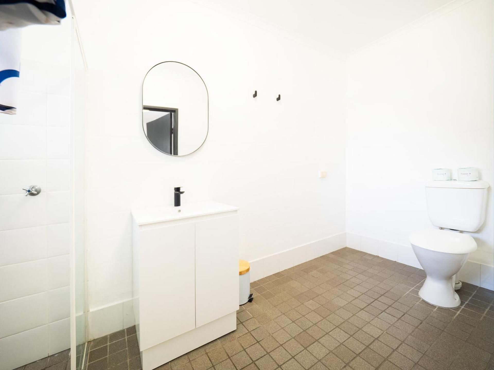 Queen Room with En-Suite