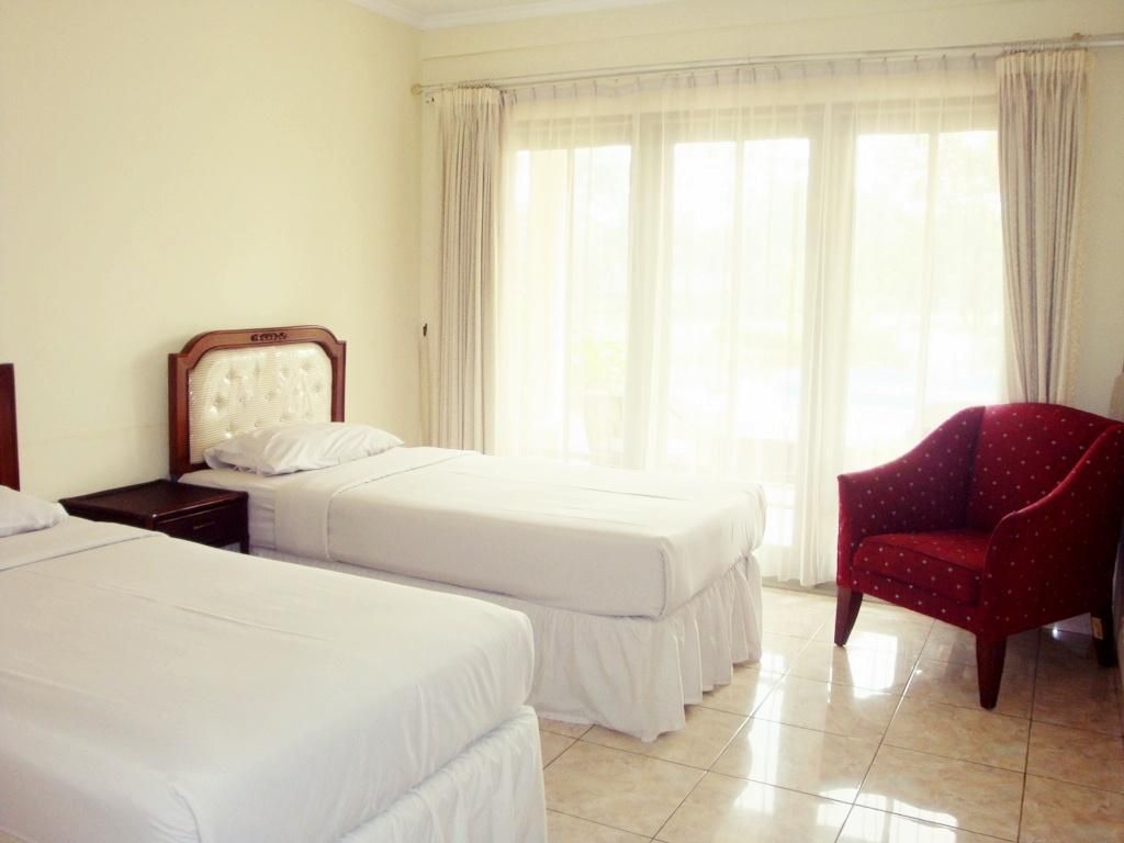 Bungalow Modern Golf & Country Club Eagle