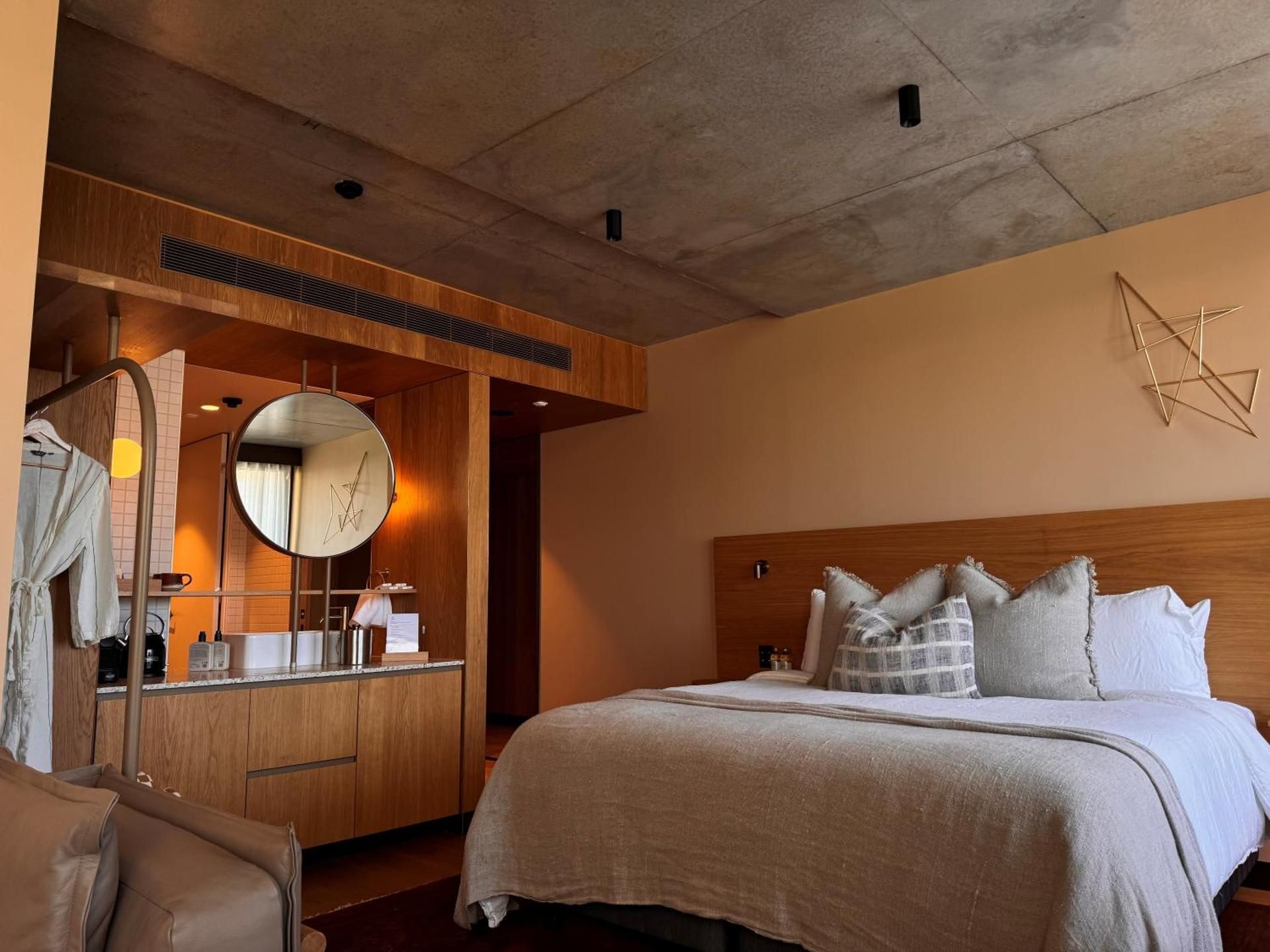 Standard King Room