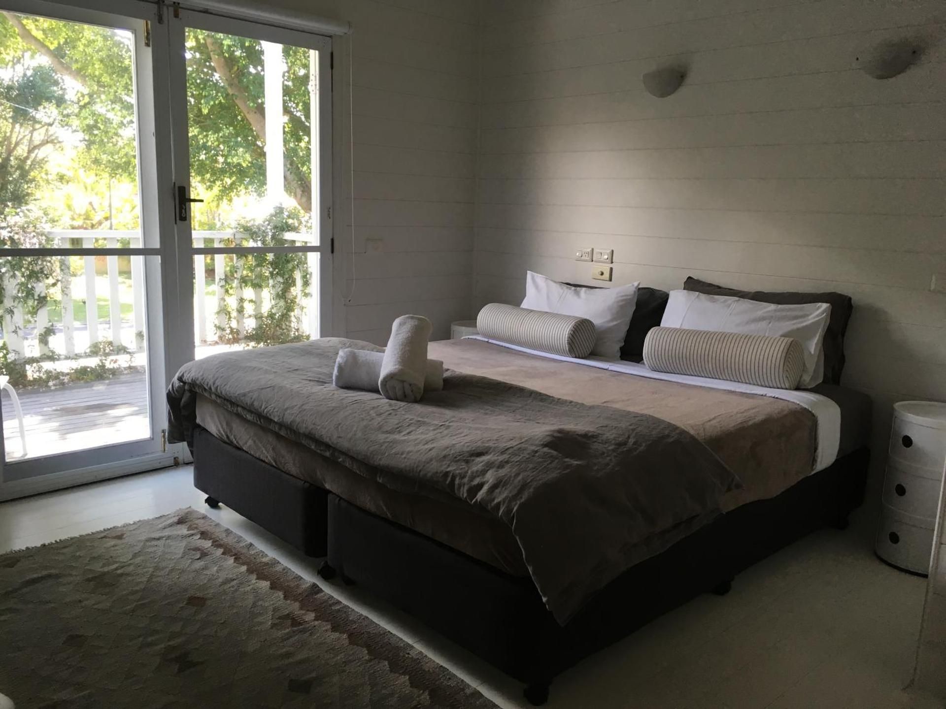 Queen Room with En-Suite