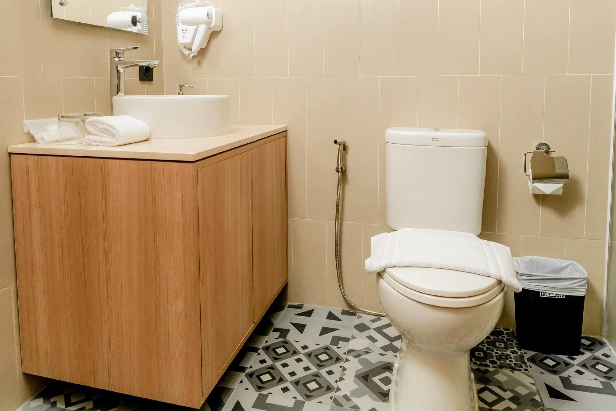 1 Queen Bed, Deluxe Room, Non-Smoking