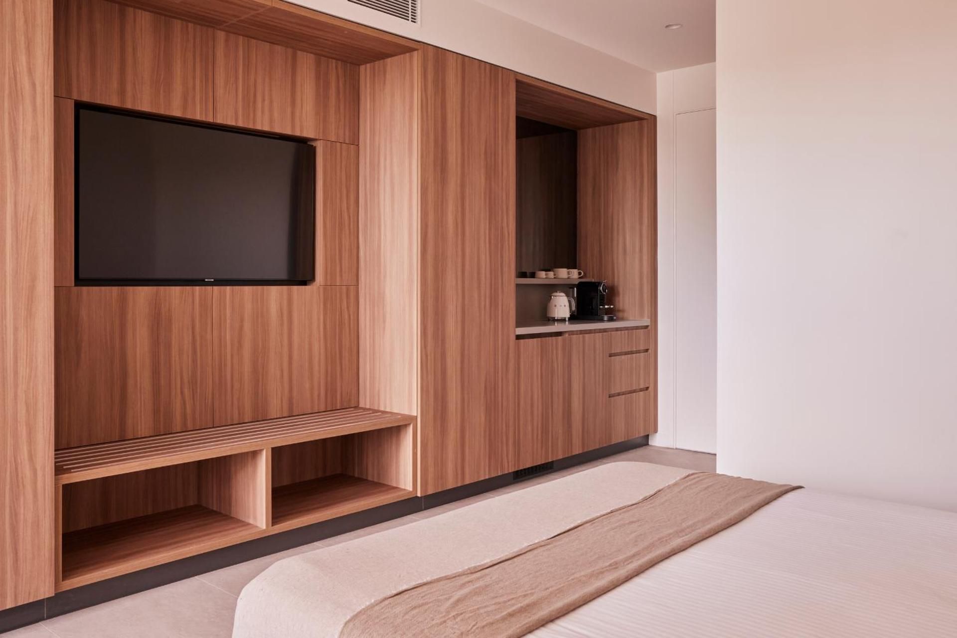 Oasis Ground floor - King balcony