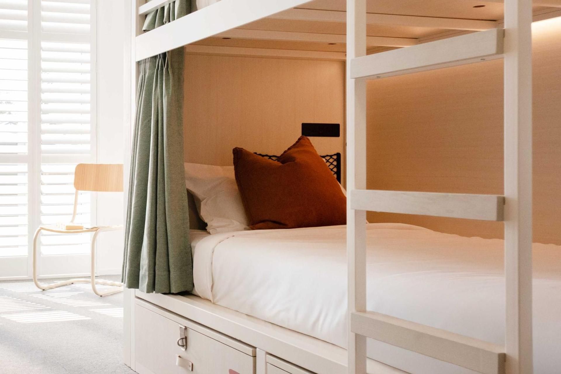 Entire Superior 6 Bed Ensuite Dorm