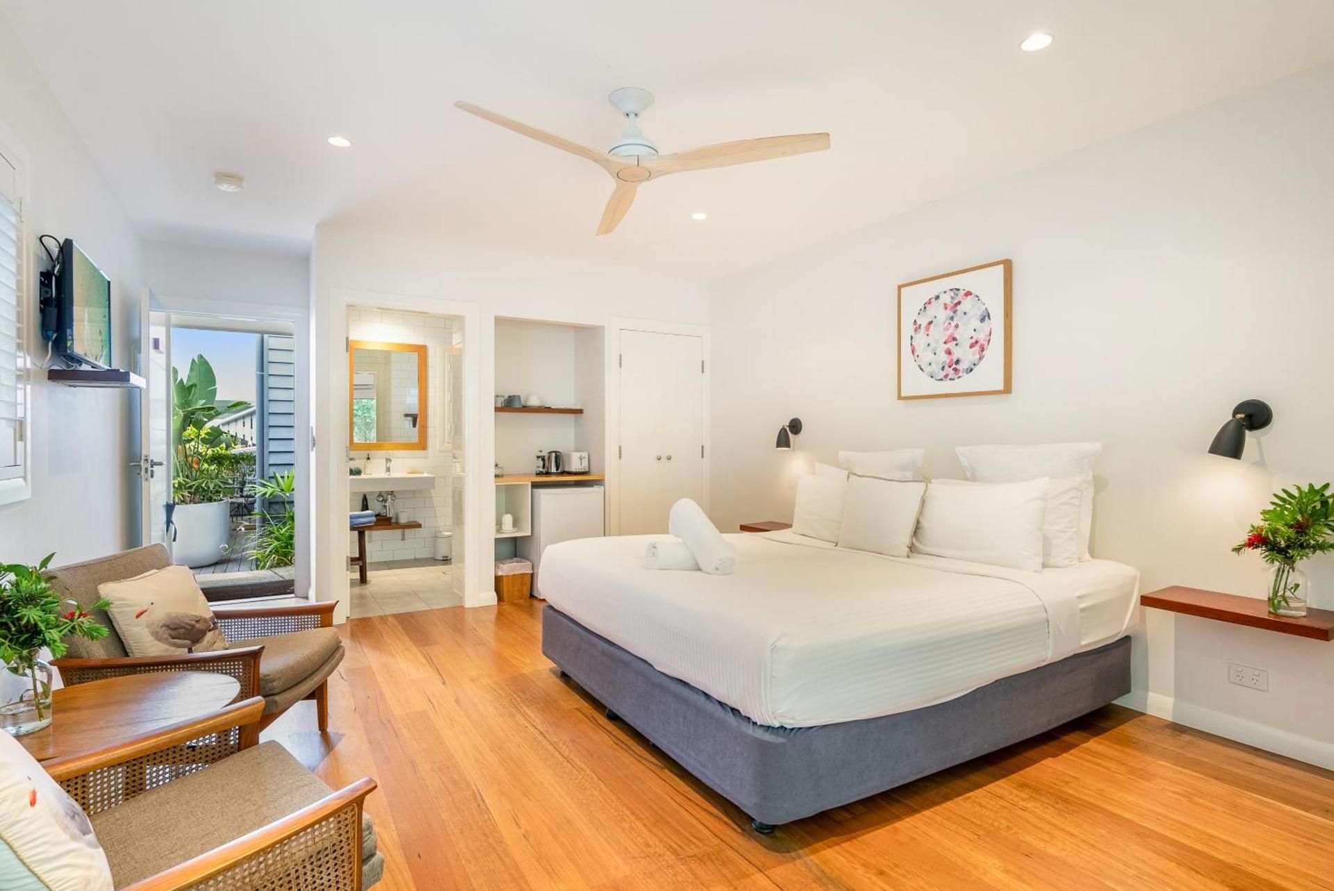 Garden King Suite