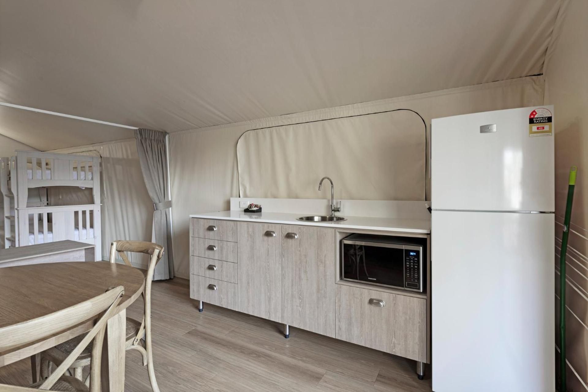 Deluxe Safari Tent - Sleeps 4