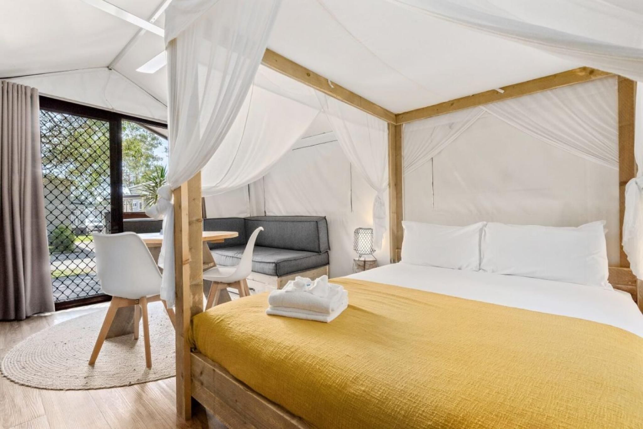 Deluxe Safari Tent - Sleeps 2