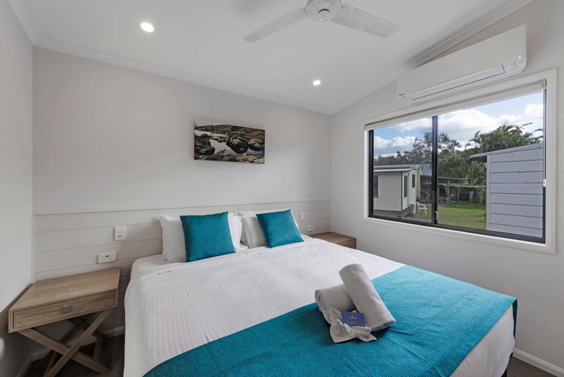 Superior 2 Bedroom Cabin - Sleeps 4