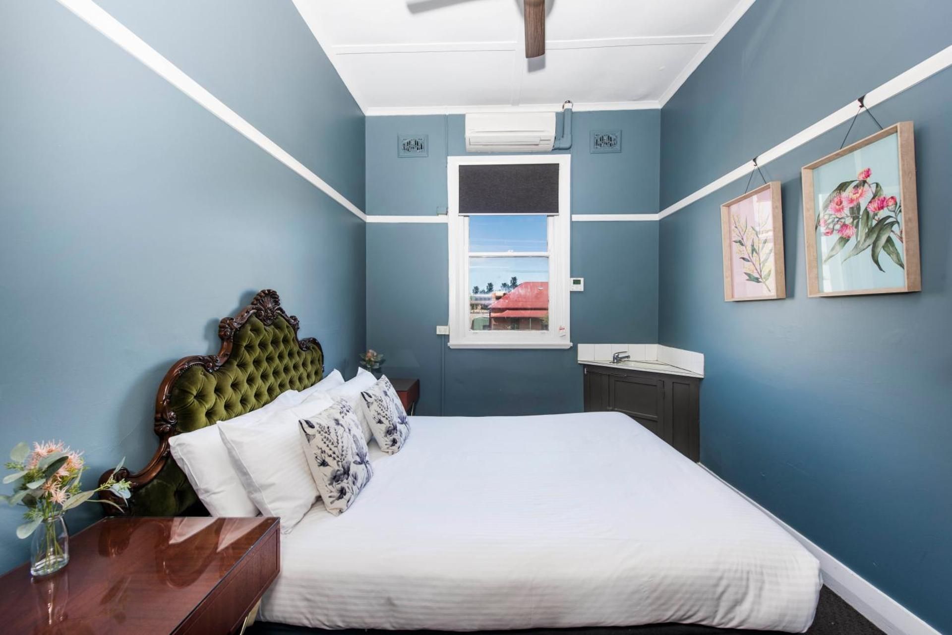Queen Room with Shared Bathroom