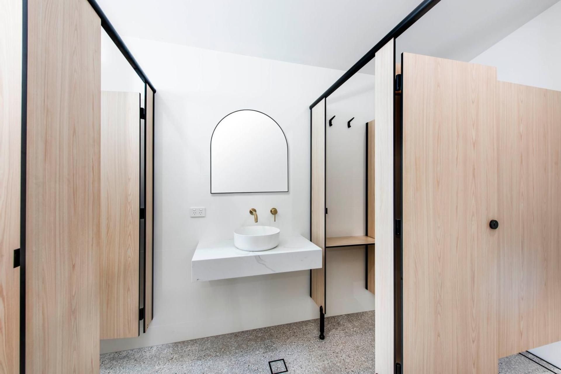 Basic Triple Room with Shared Bathroom