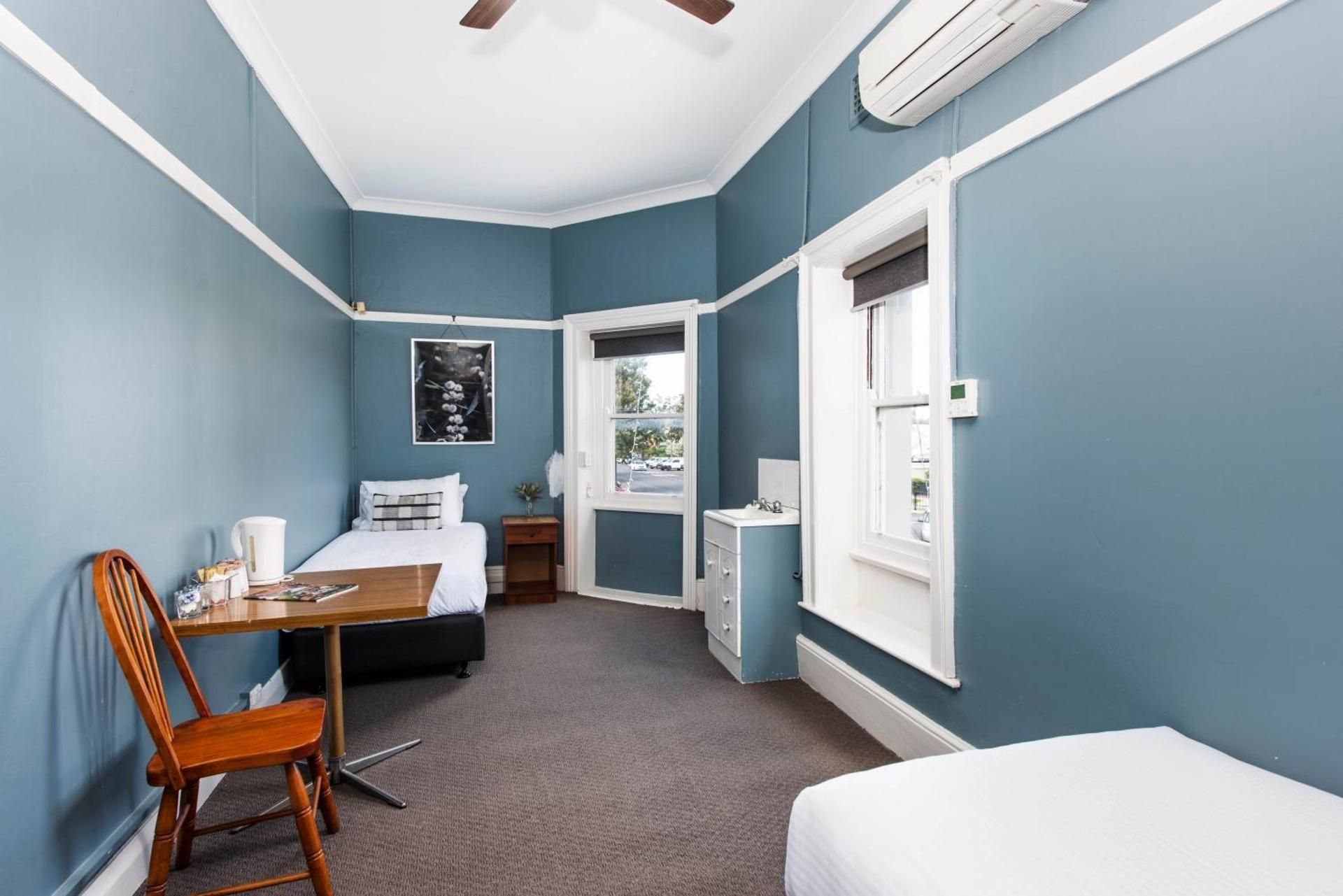 Standard Twin Room with Shared Bathroom