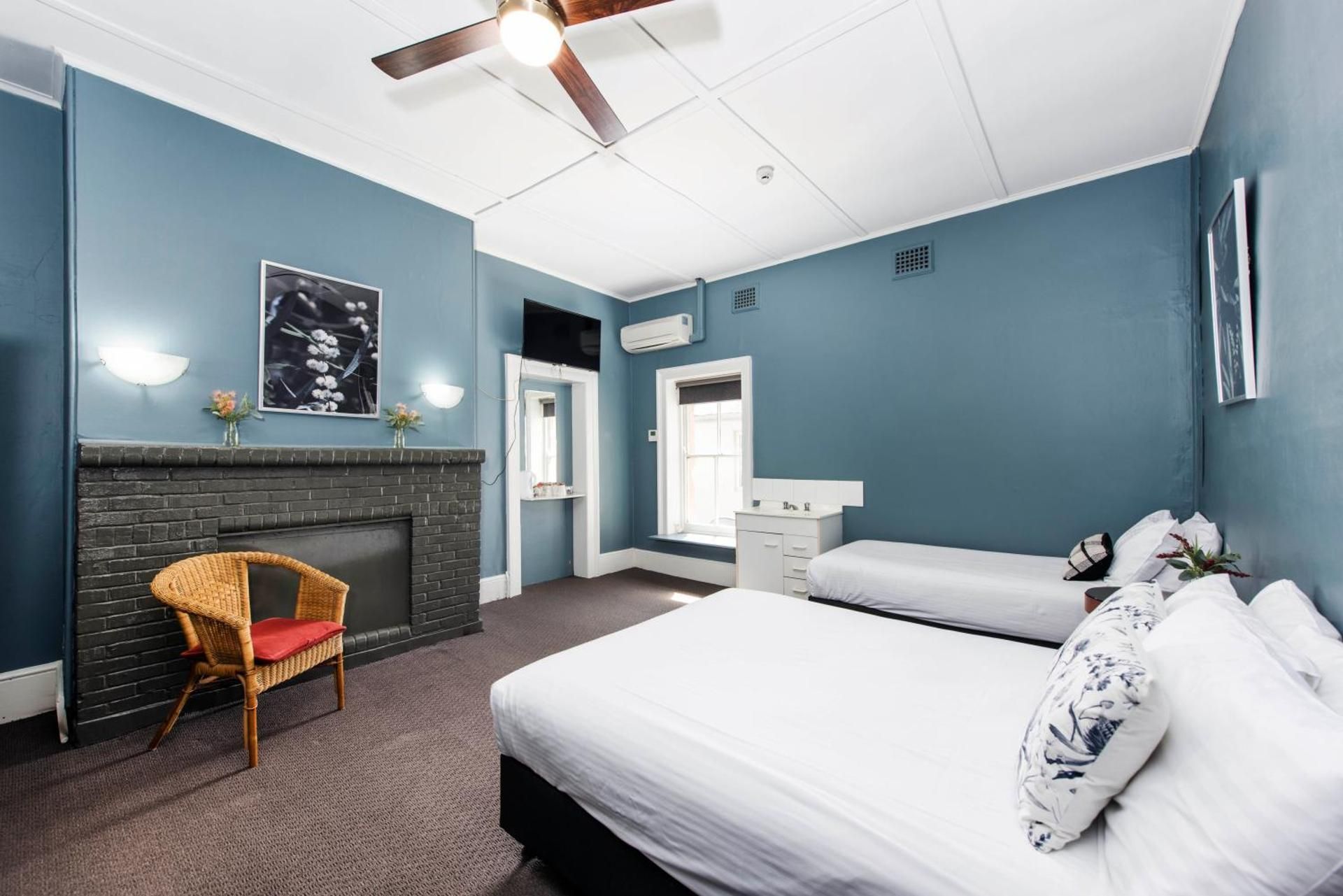 Triple Room with Shared Bathroom