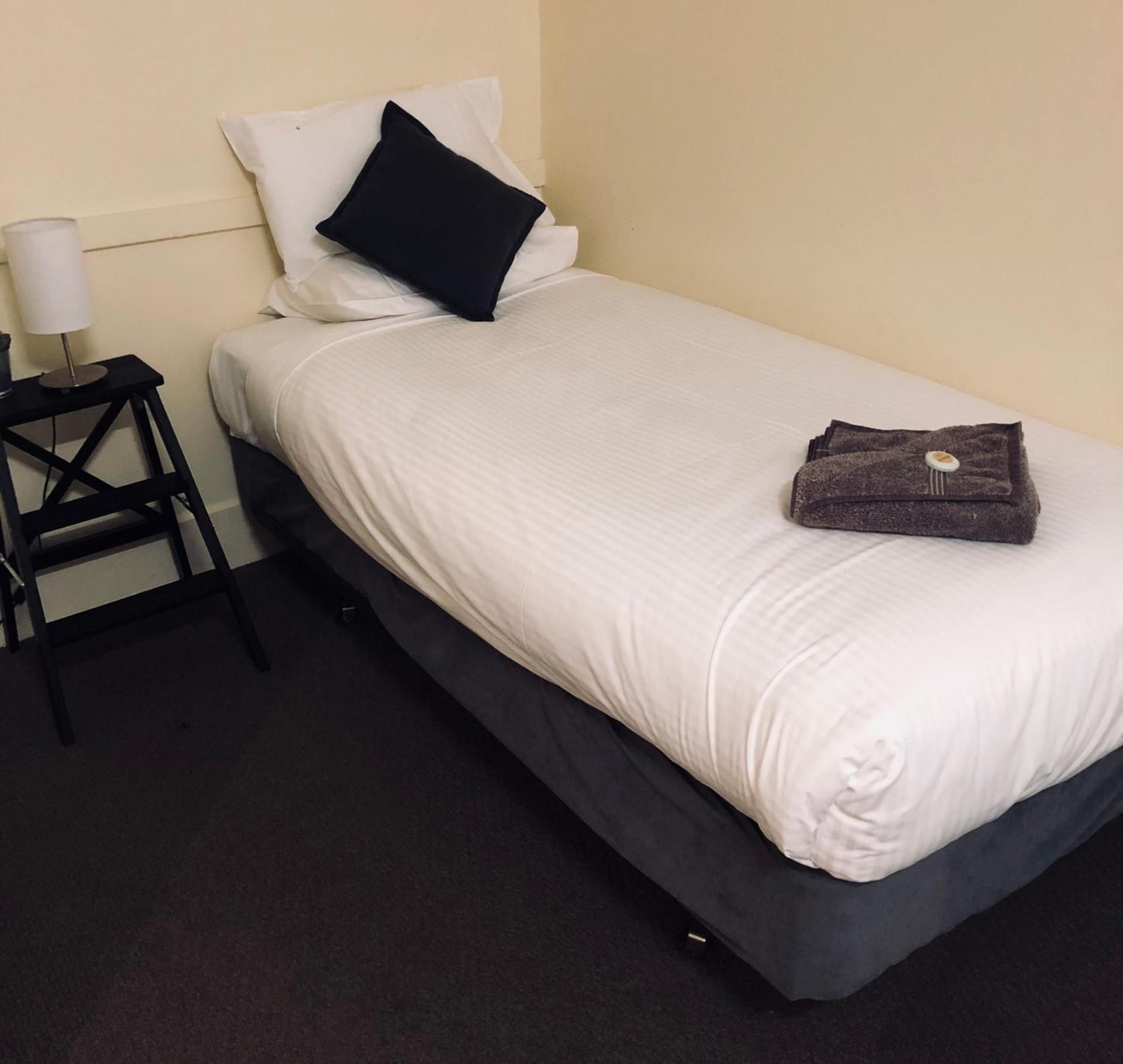 Basic Triple Room with Shared Bathroom