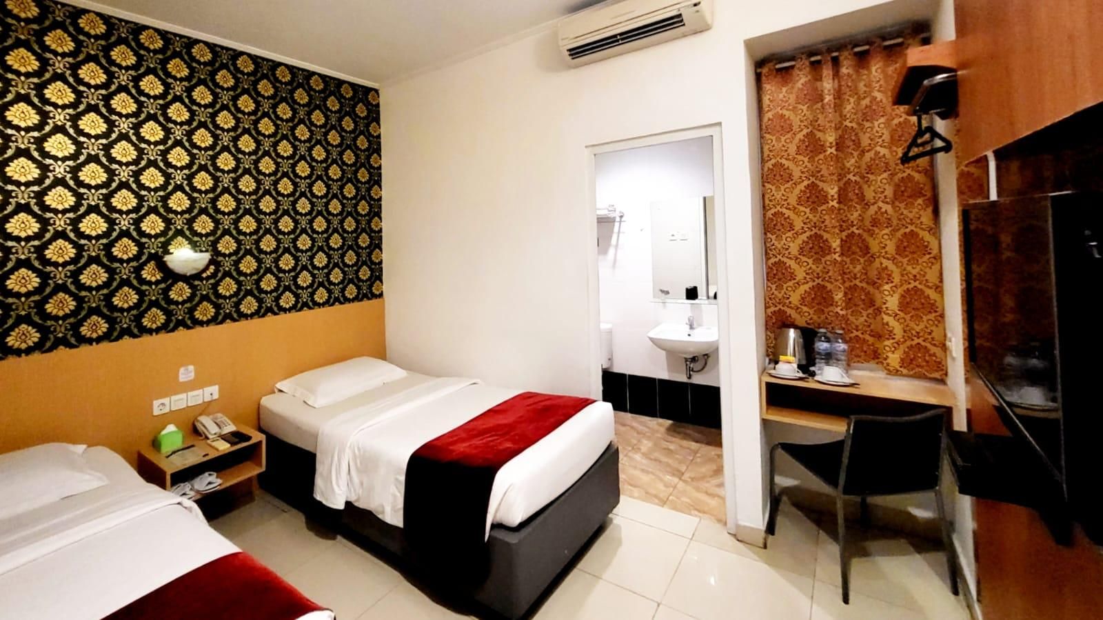 Marilyn Hotel Serpong Superior Twin Room 2