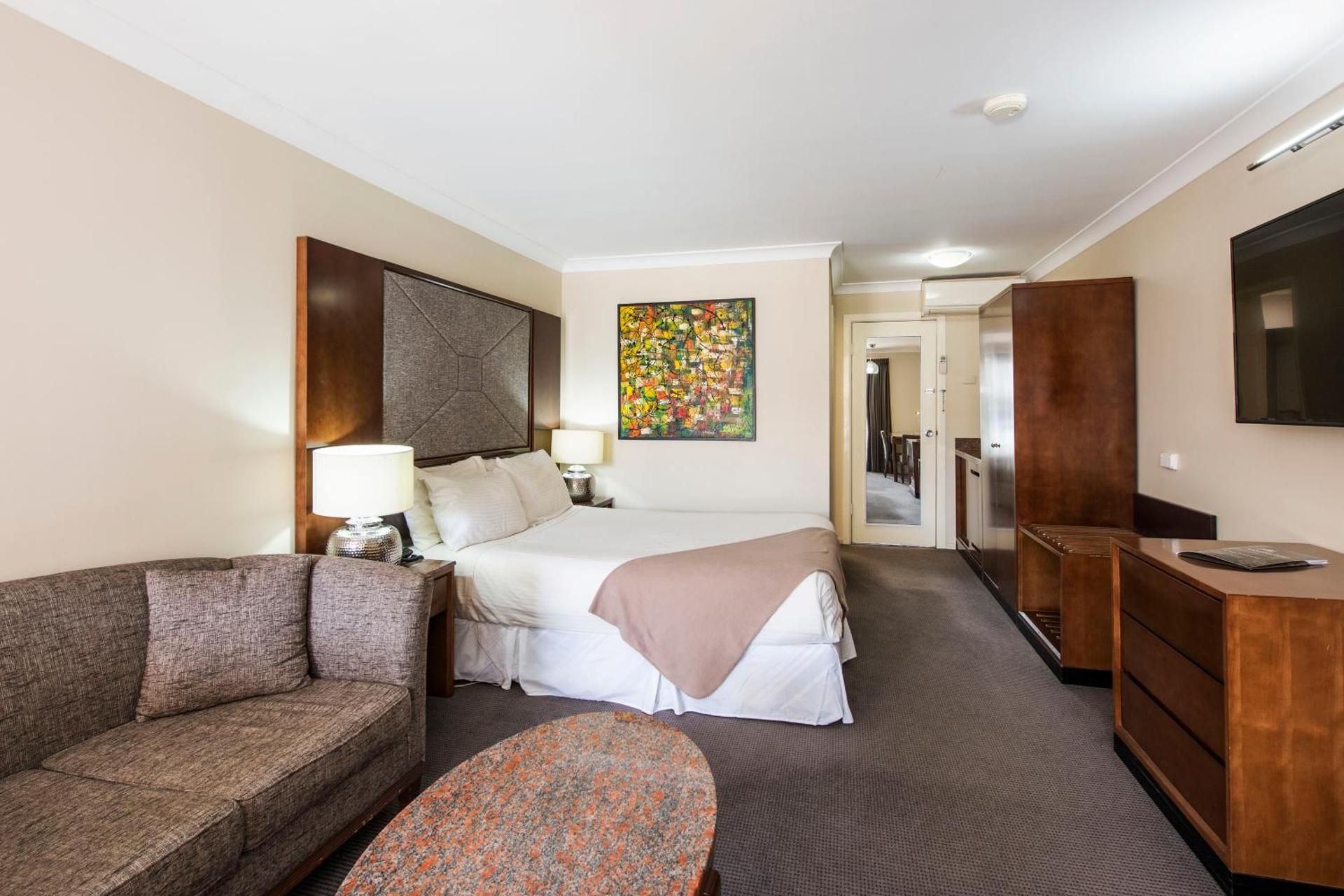 Deluxe Queen Room