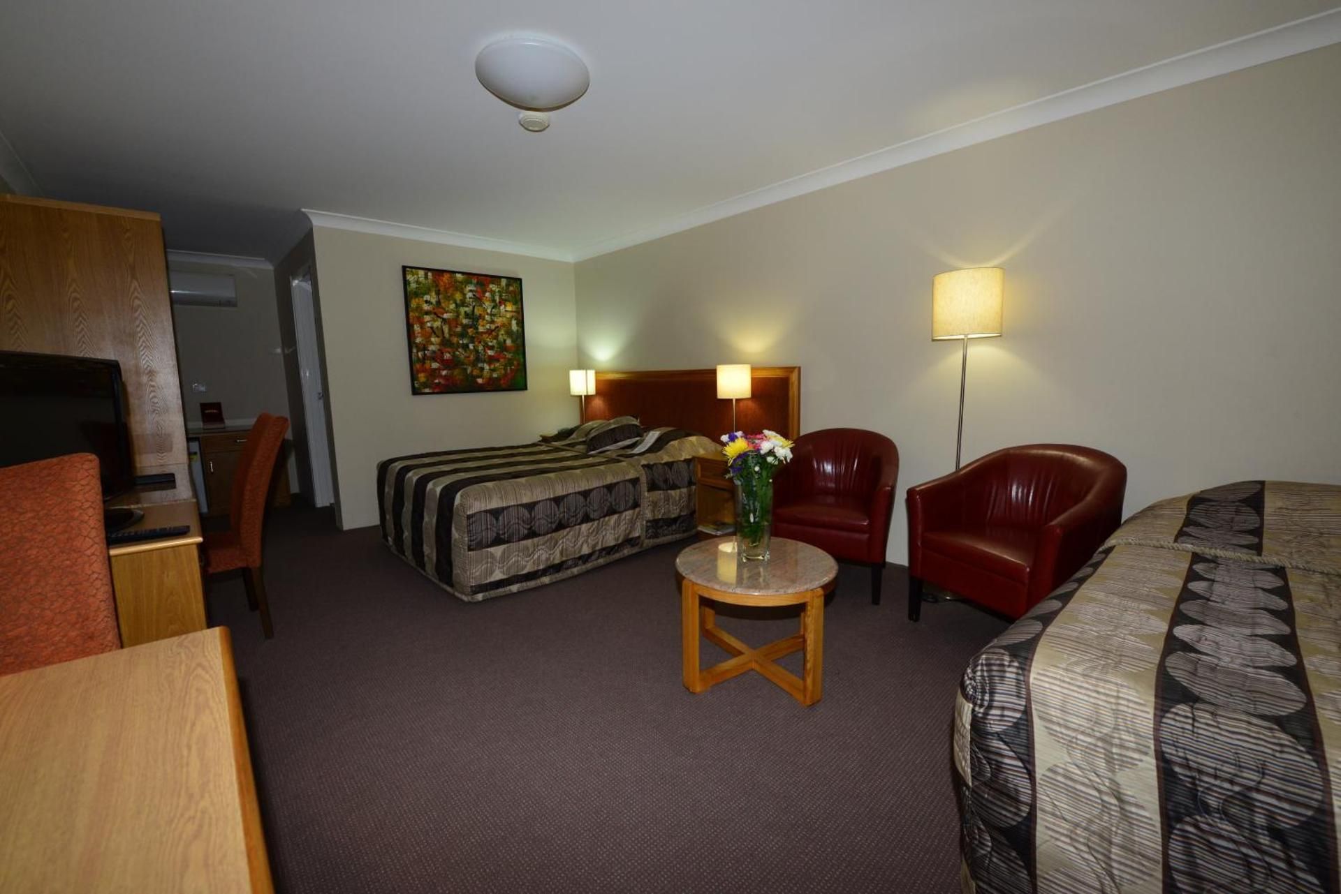 Twin Room + Breakfast