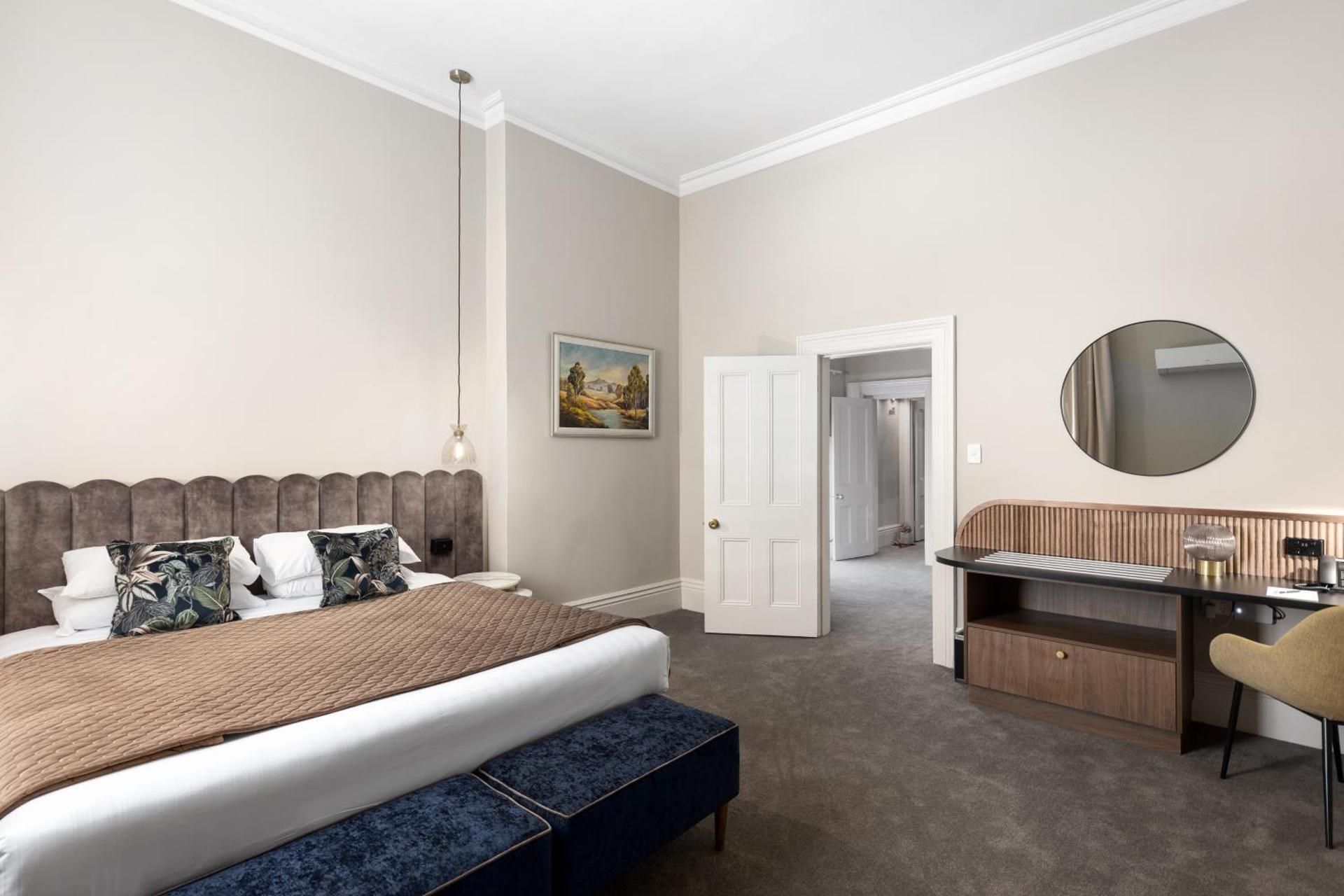 Superior King Room