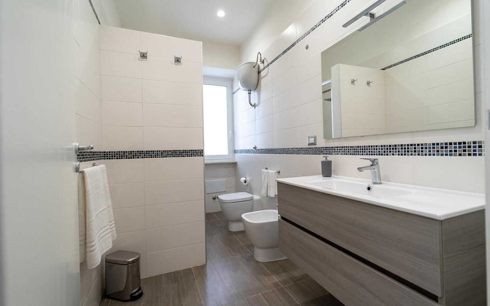 Queen Suite with Spa Bath