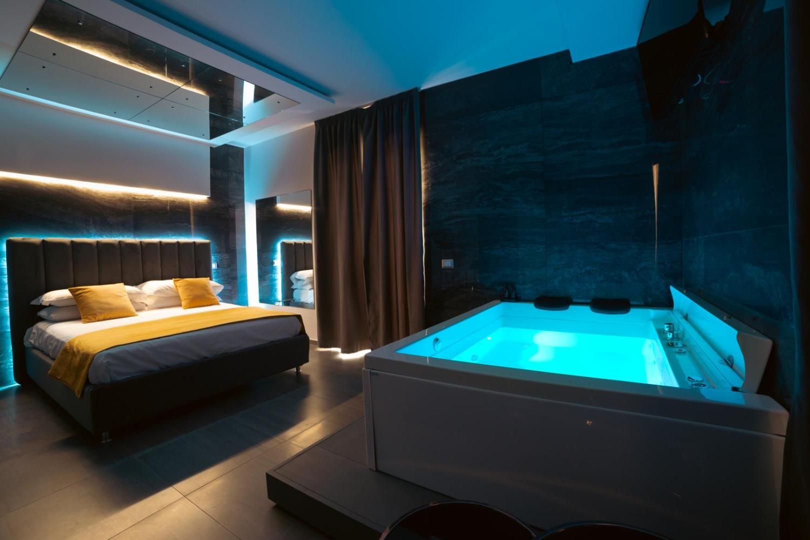 Suite with Spa Bath