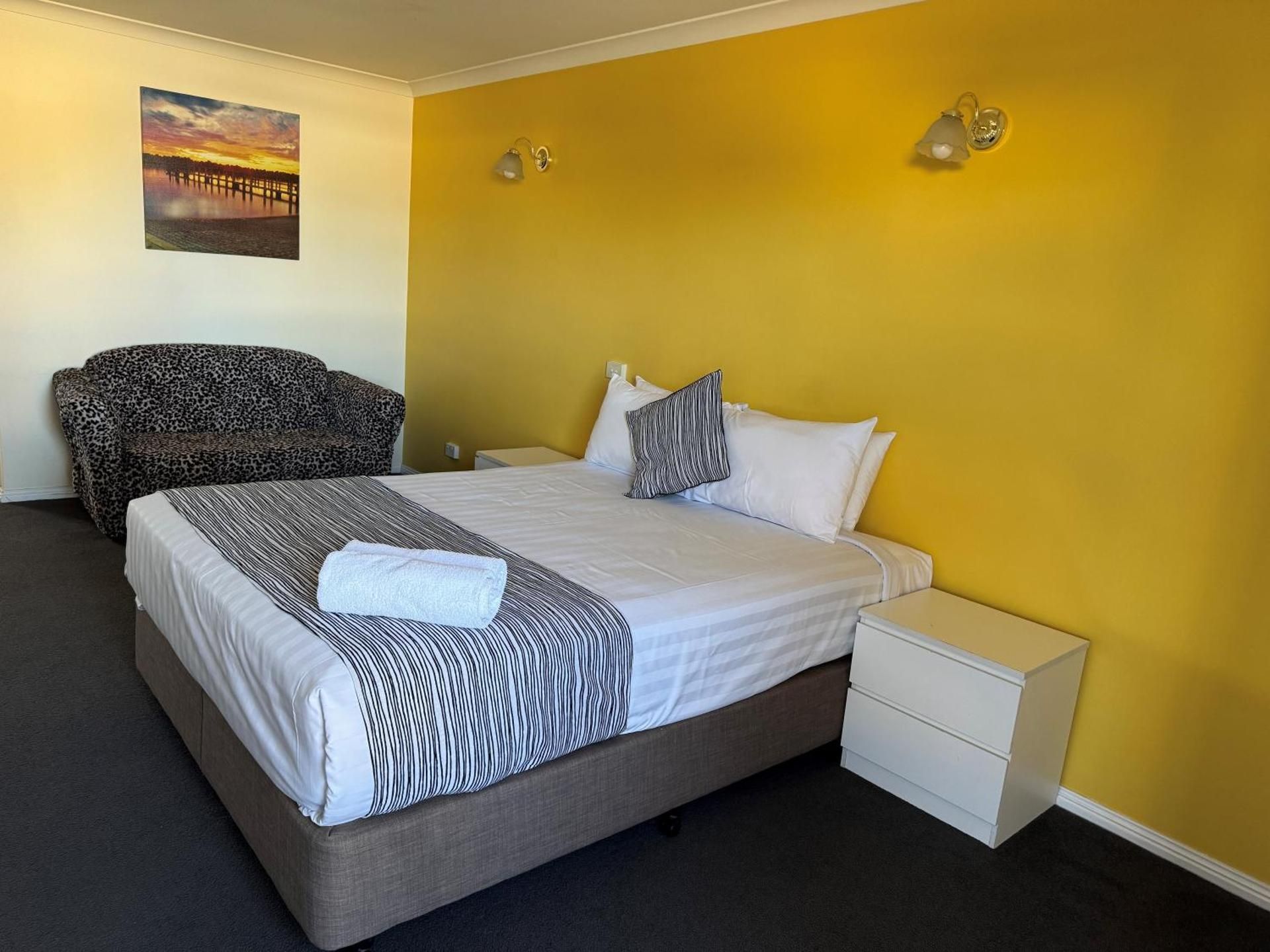 Queen Room with Spa Bath