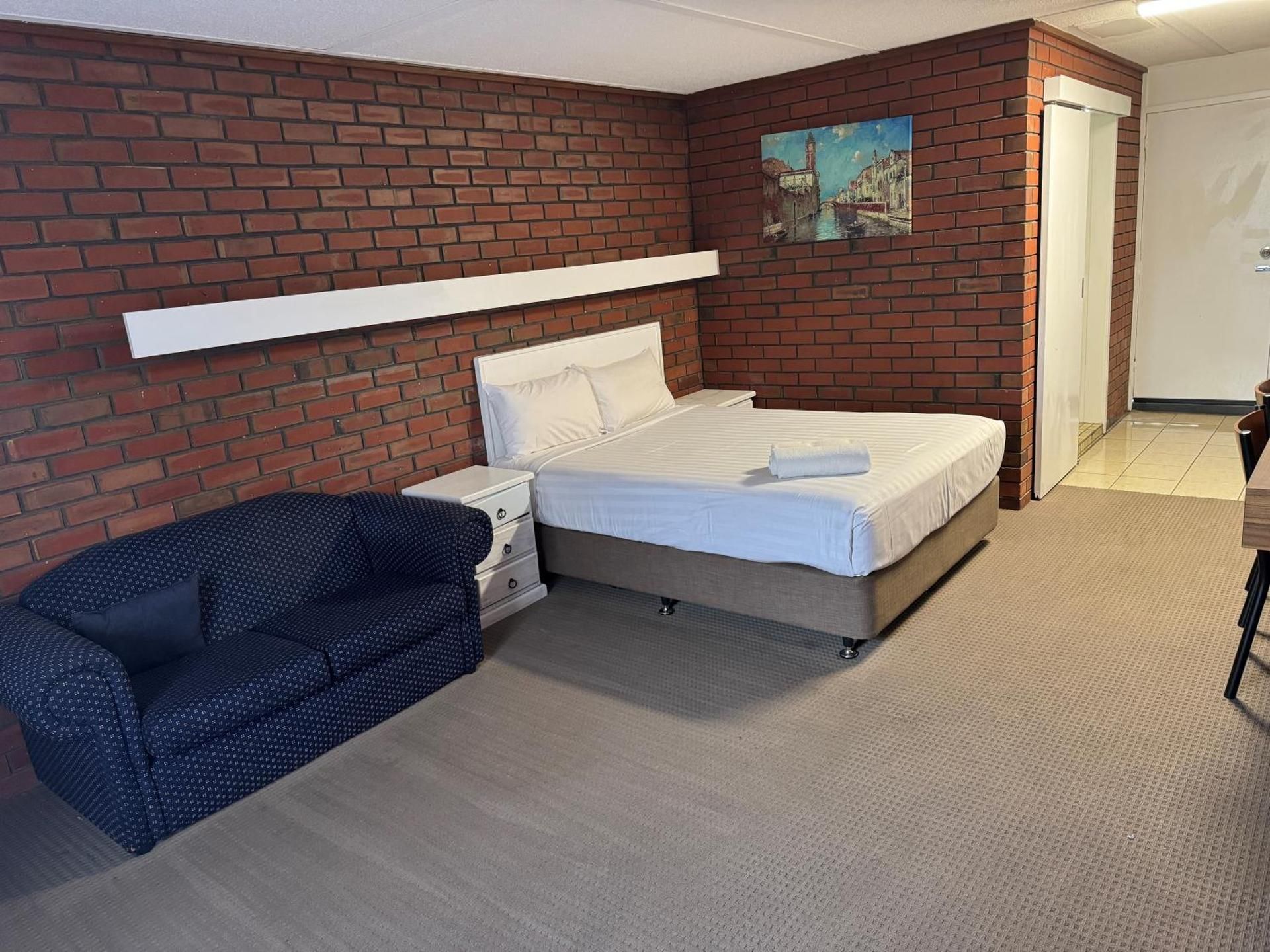 Mid-City Plantation Motel Standard Room