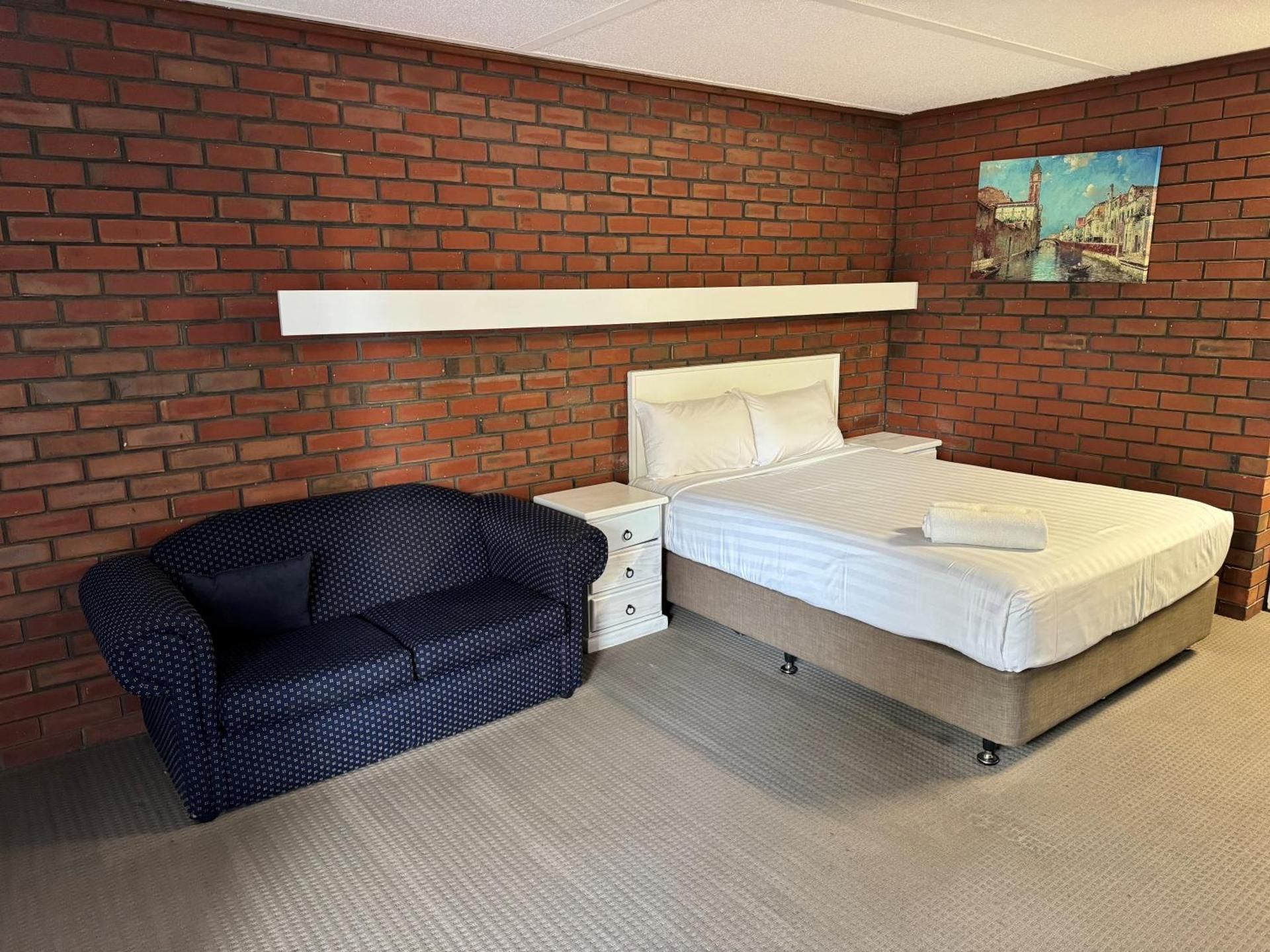 Mid-City Plantation Motel Standard Room 2