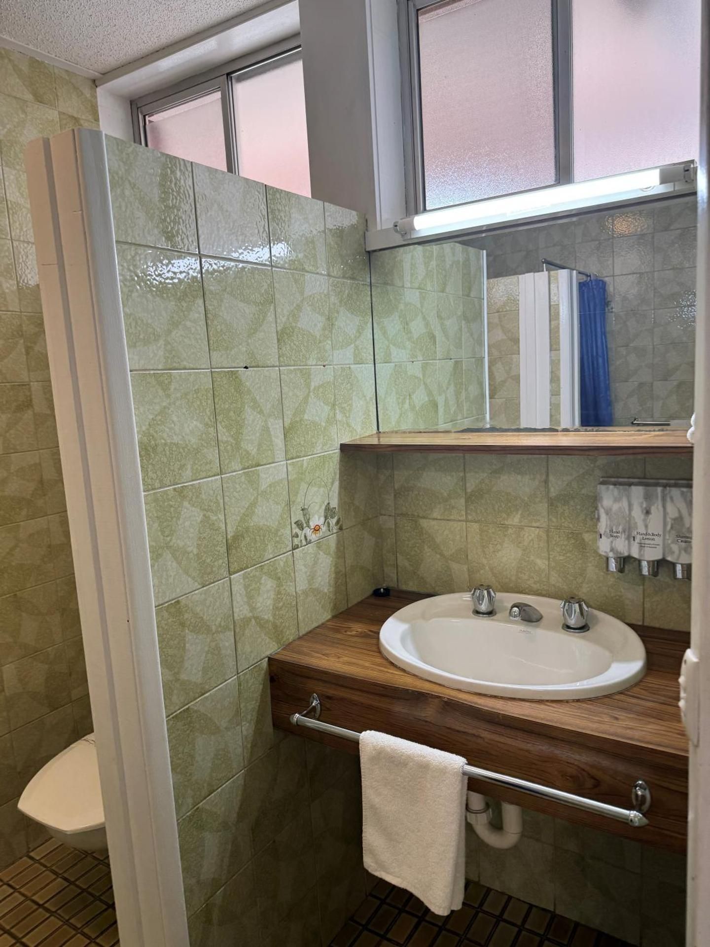 Mid-City Plantation Motel Standard Room 3