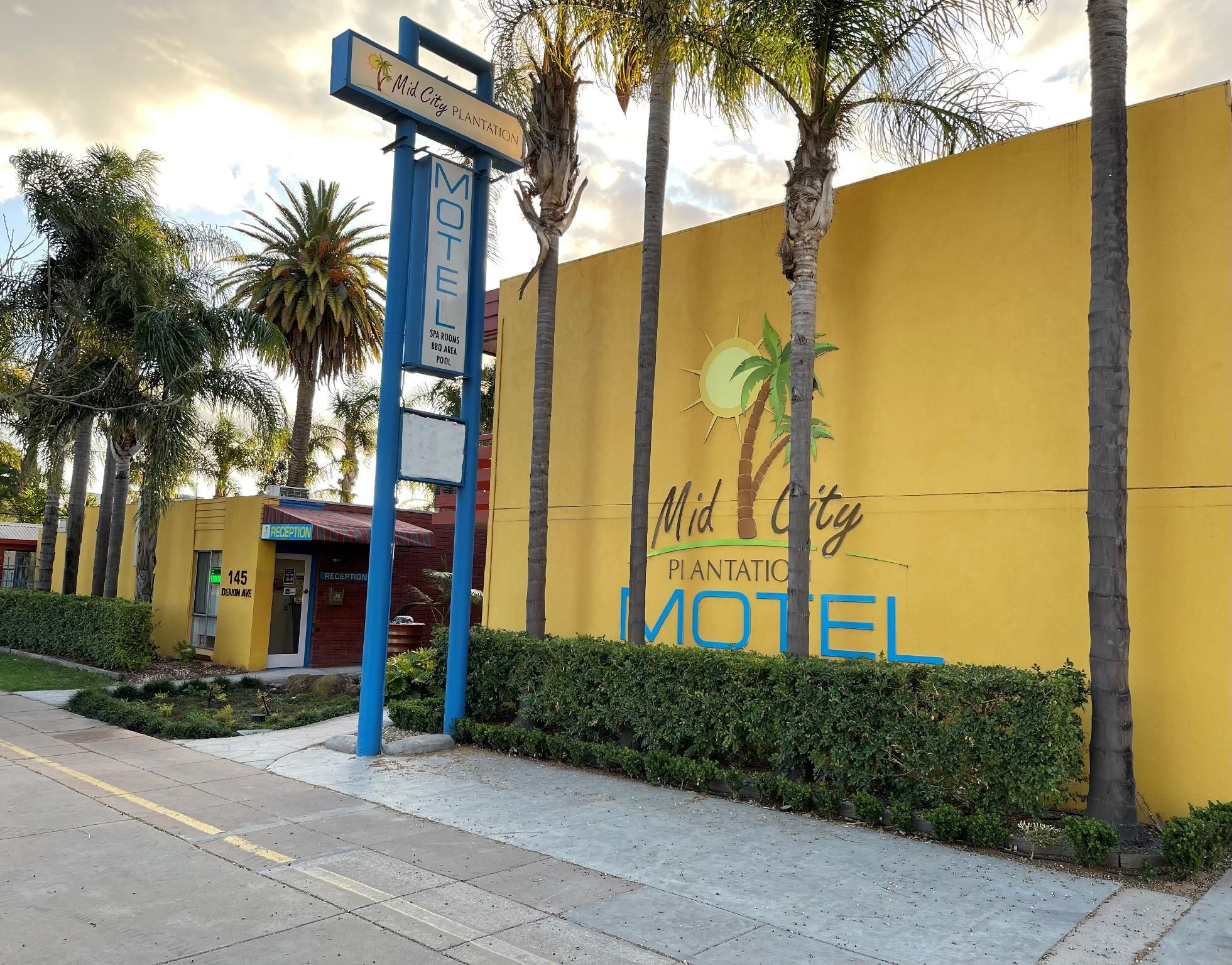 Mid-City Plantation Motel