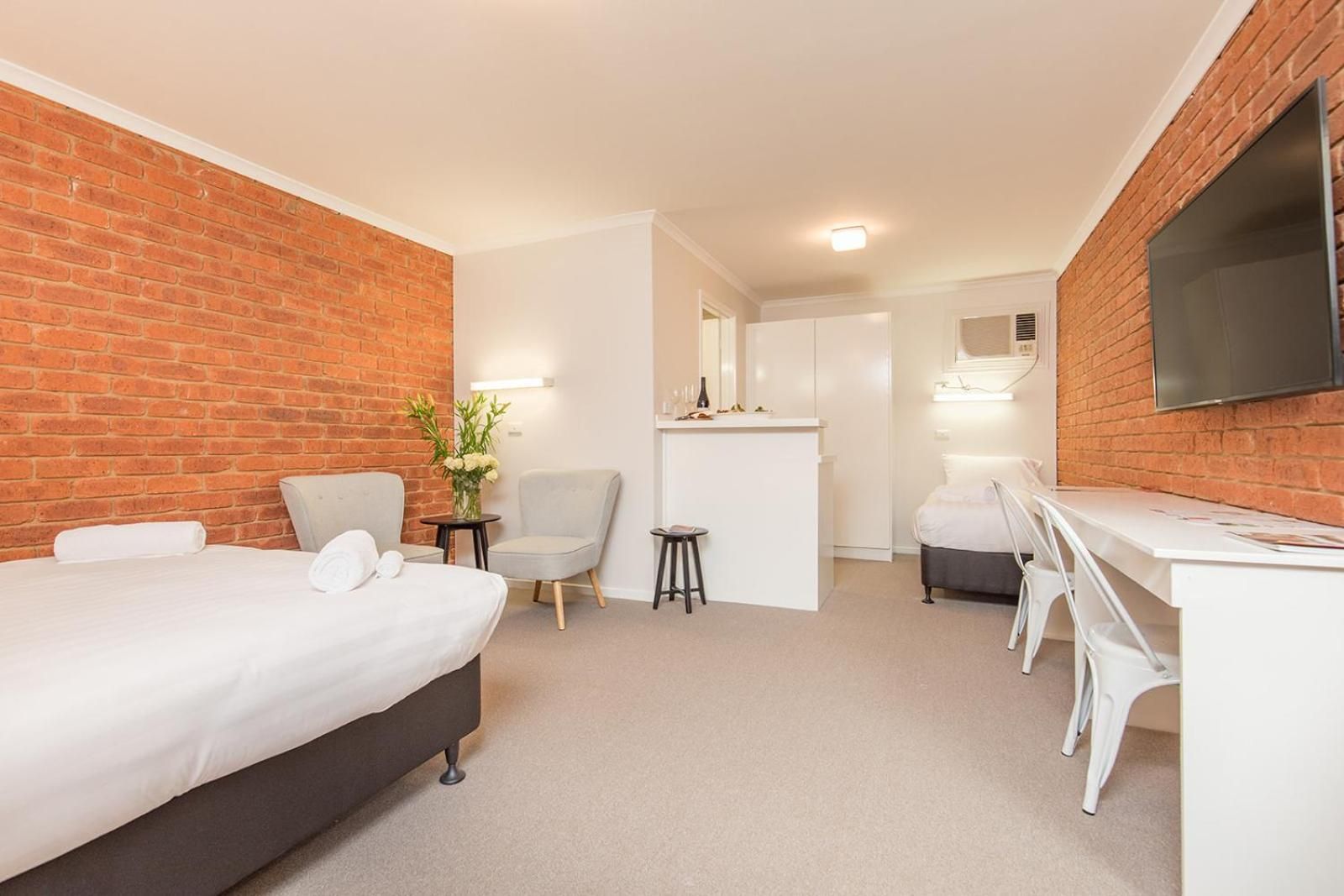 Standard Queen Room