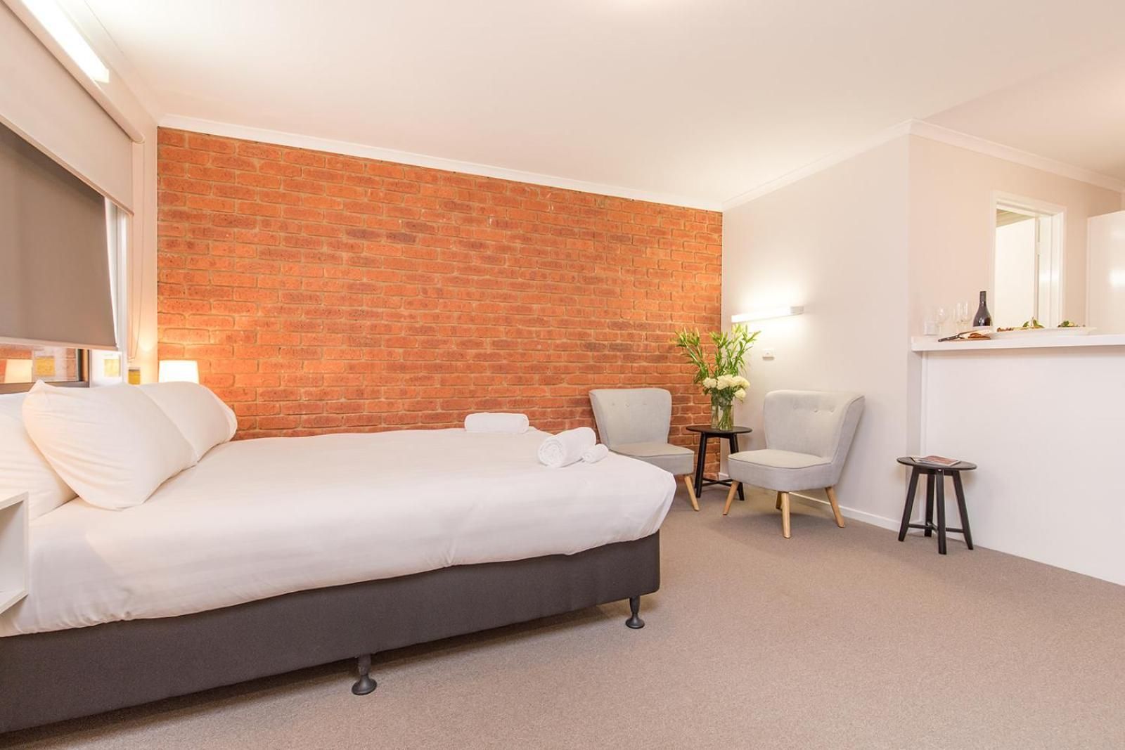 Standard Queen Room