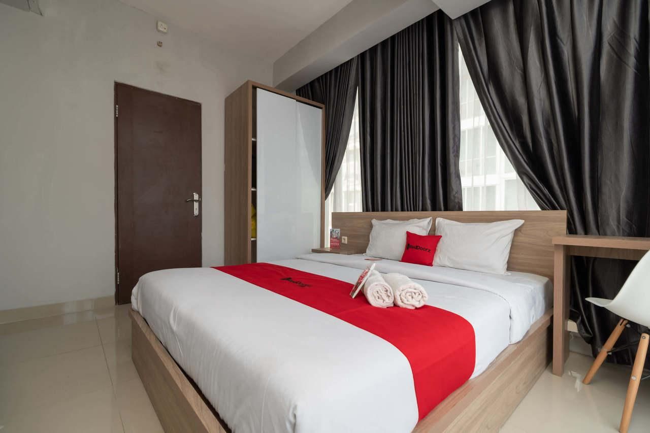 RedDoorz Family Room with Shared Bathroom
