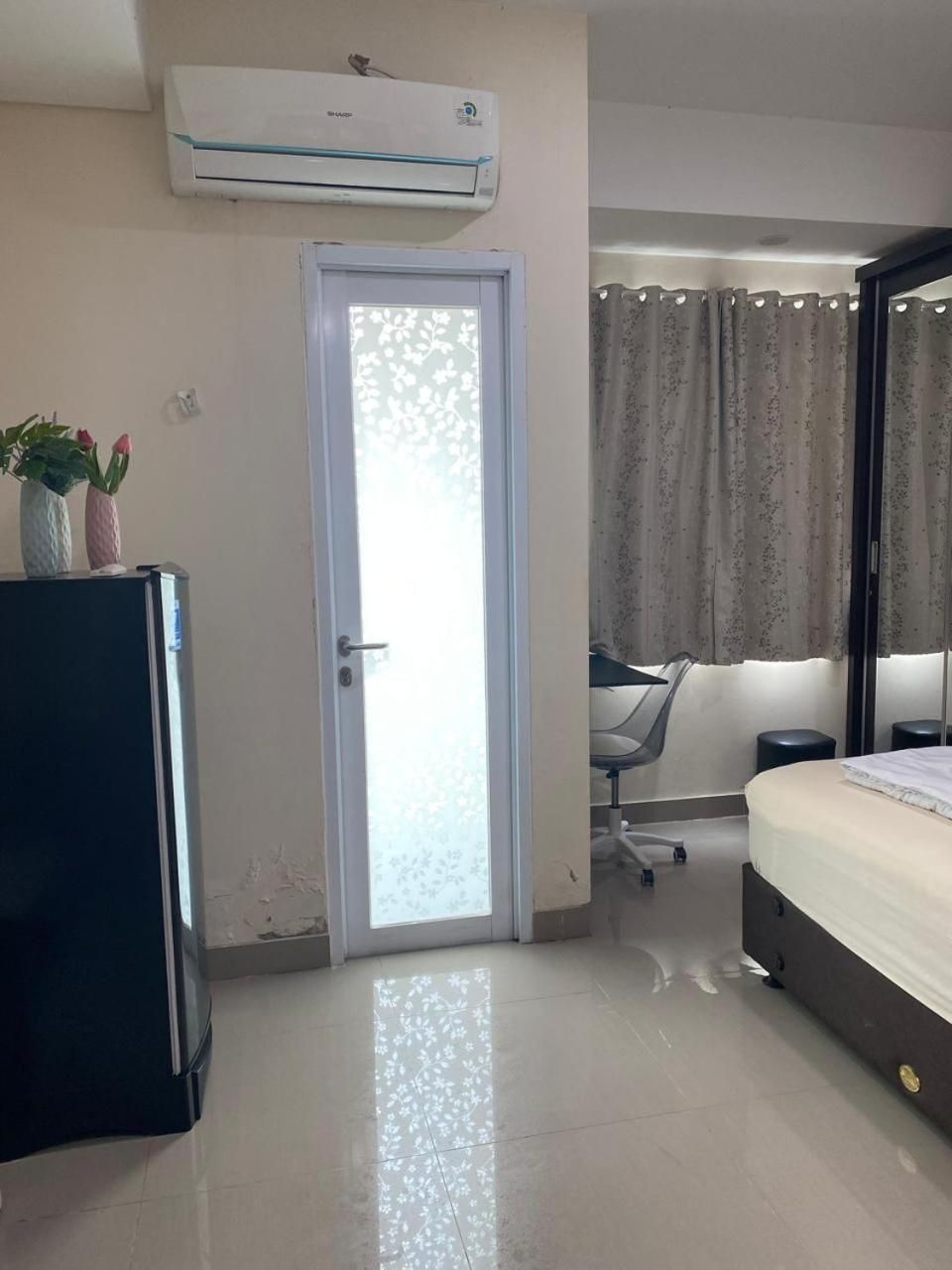 Studio Apartment with Balcony