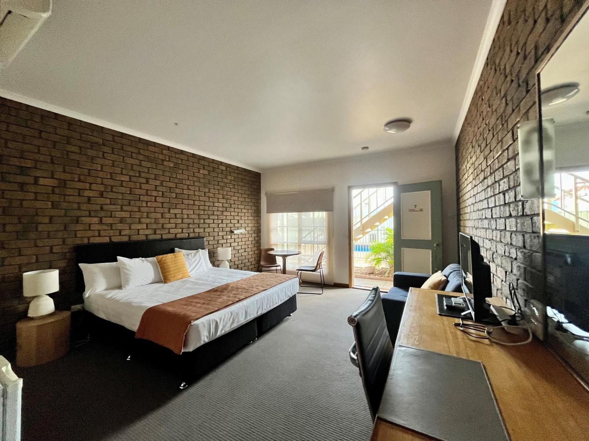 Superior King Room