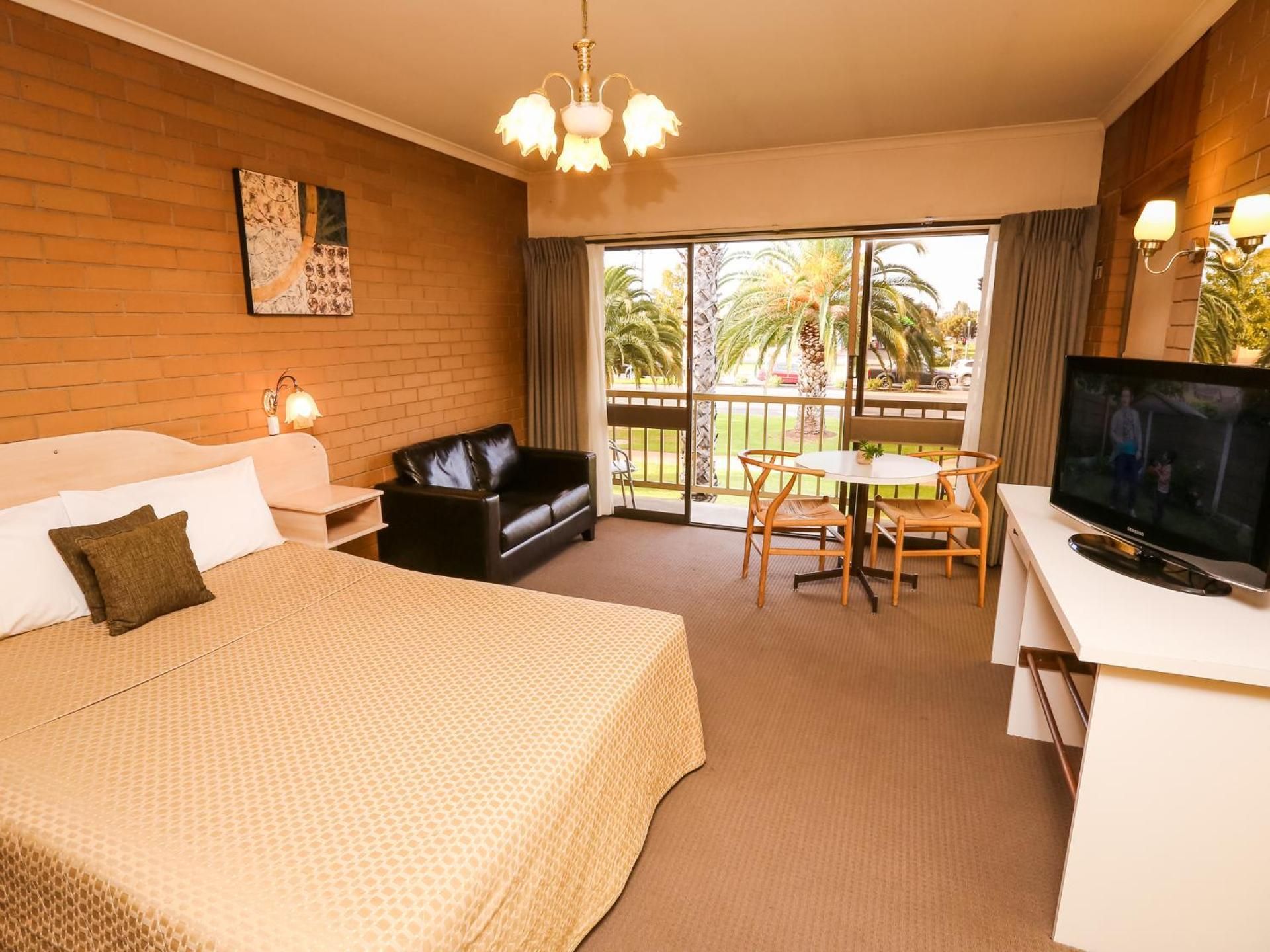 Standard Queen Room - Upstairs