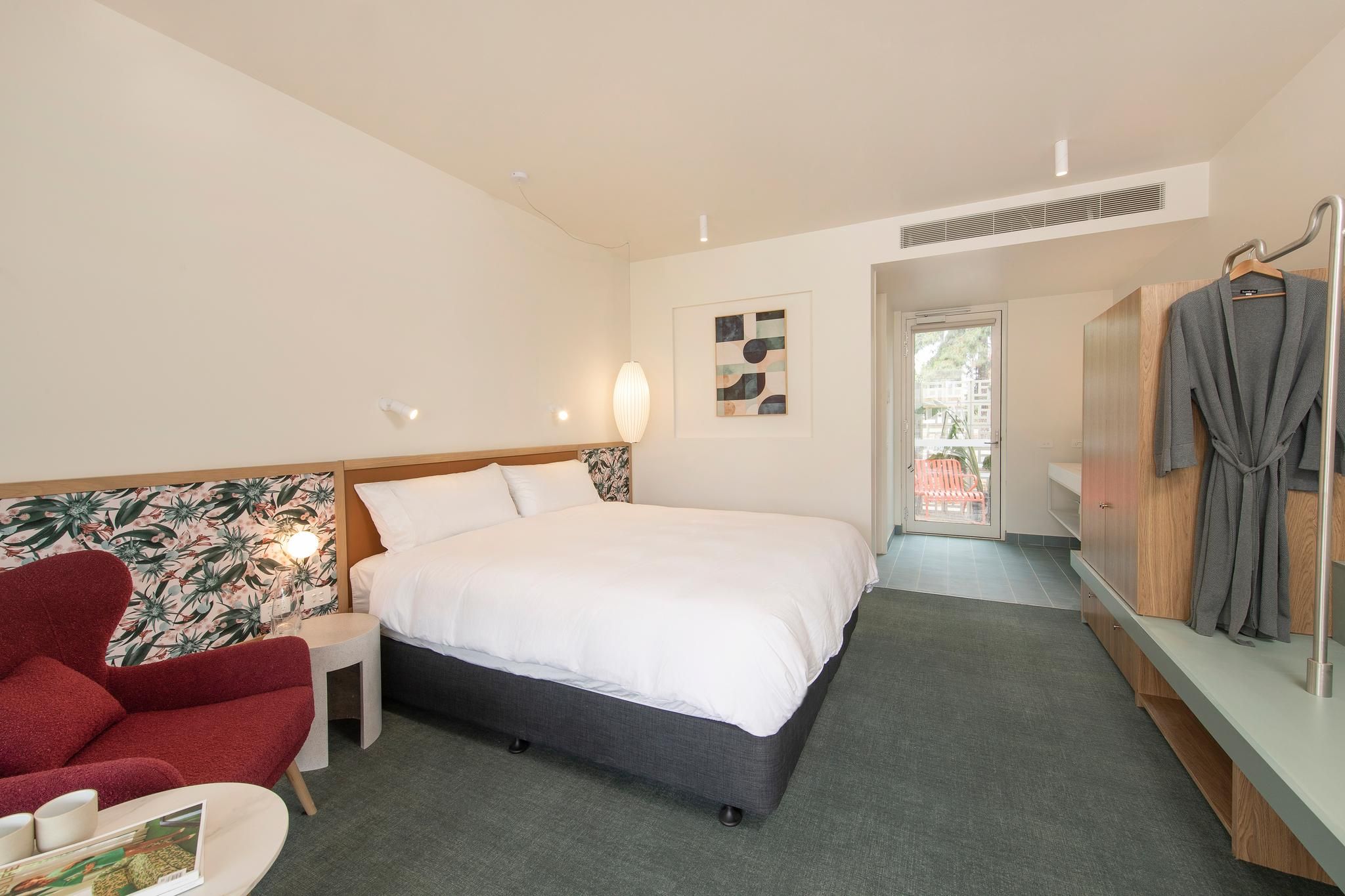 Kar-Rama Hotel Executive King 1 Courtyard View 2