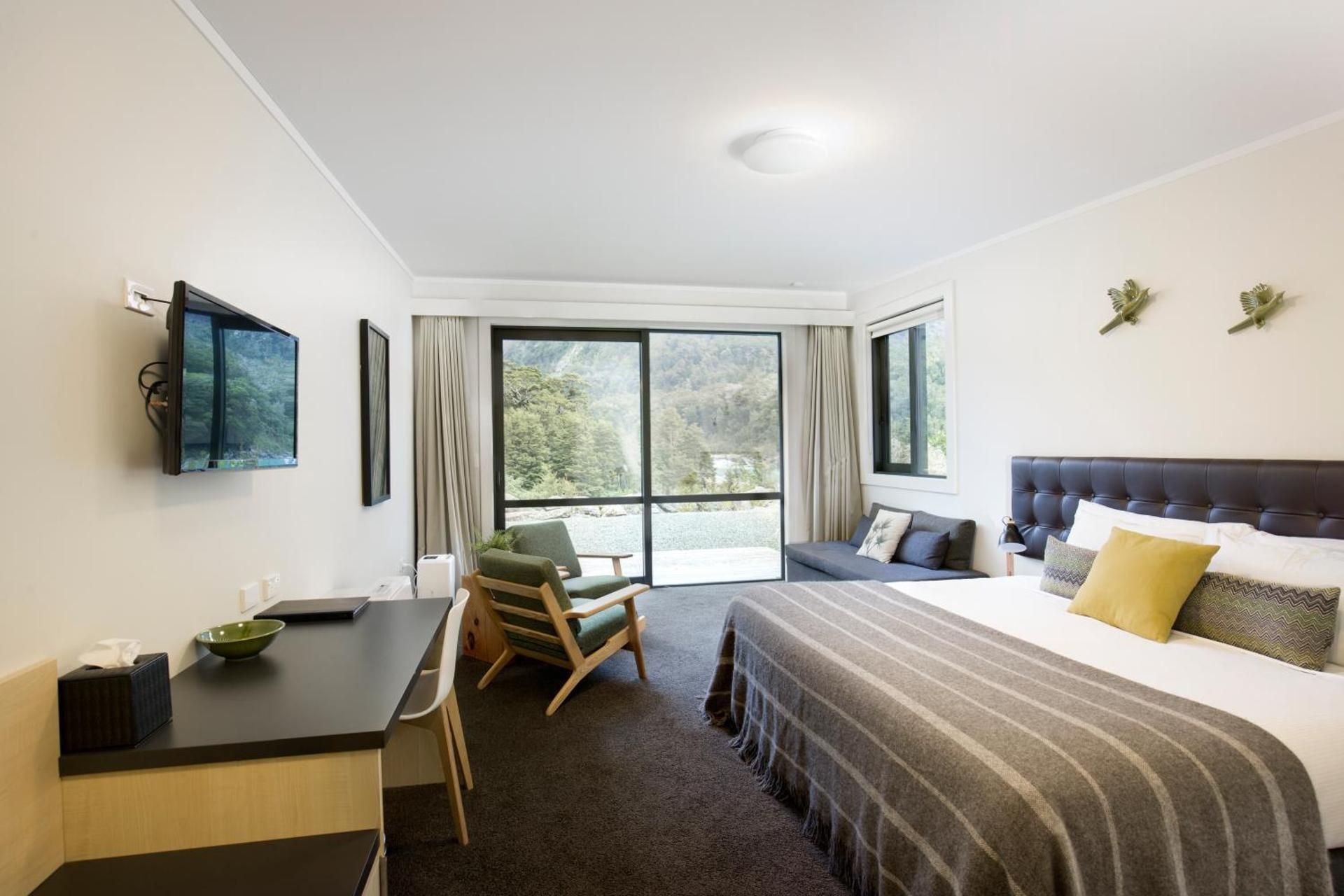 Deluxe Double Room with Mountain View