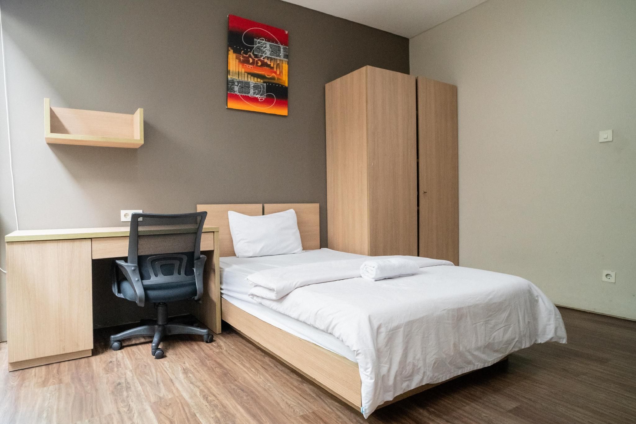 3J Home Small Double Room - Non-Smoking