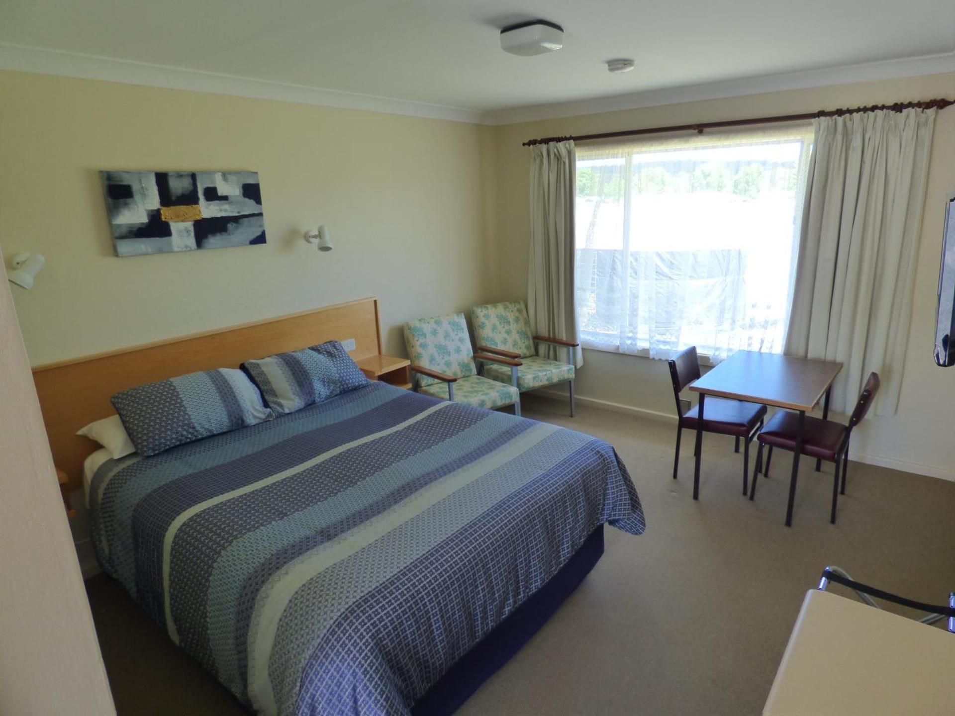 Deluxe Queen Room