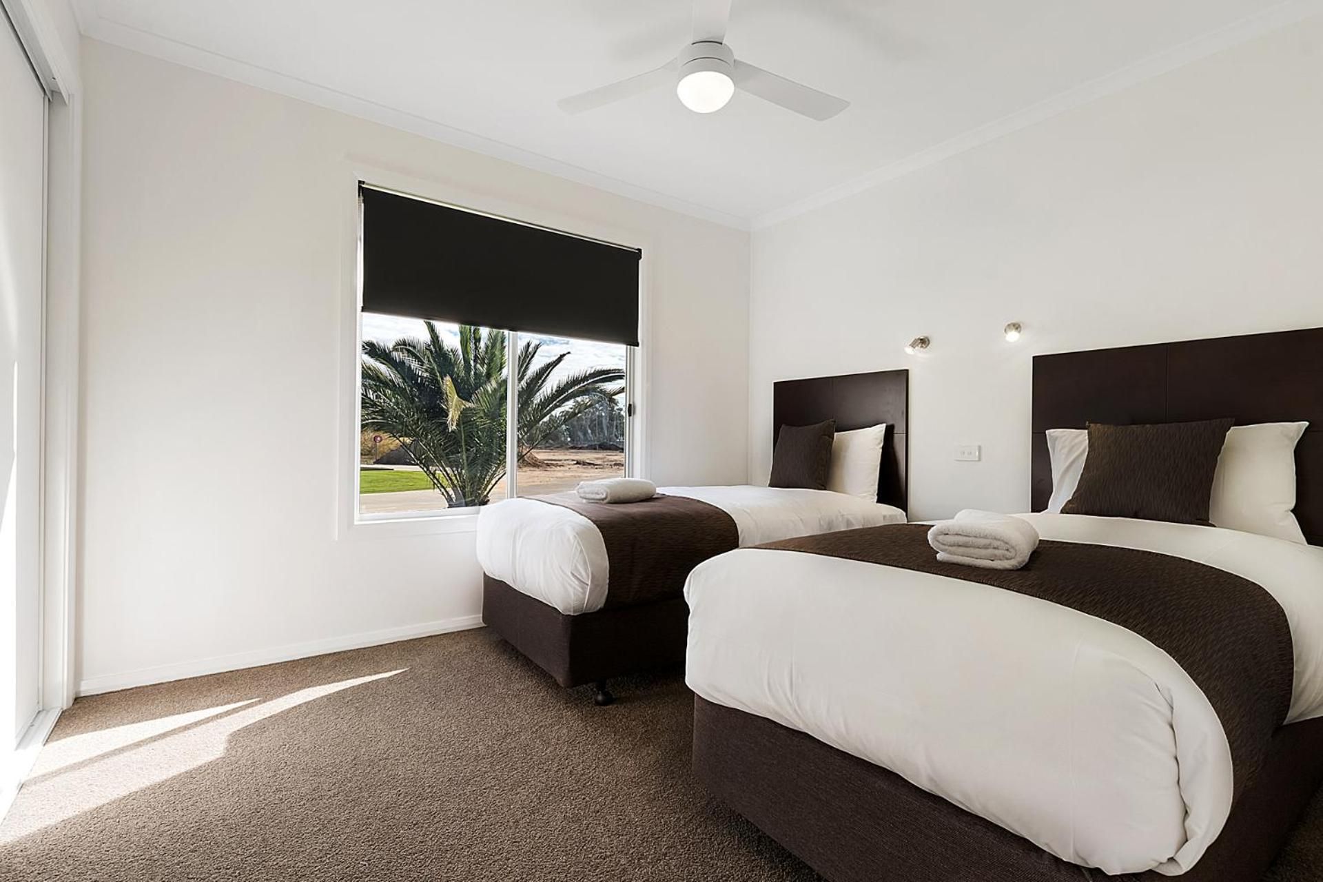 Discovery Parks - Moama Waters Deluxe 3 Bedroom Villa - Sleeps 6