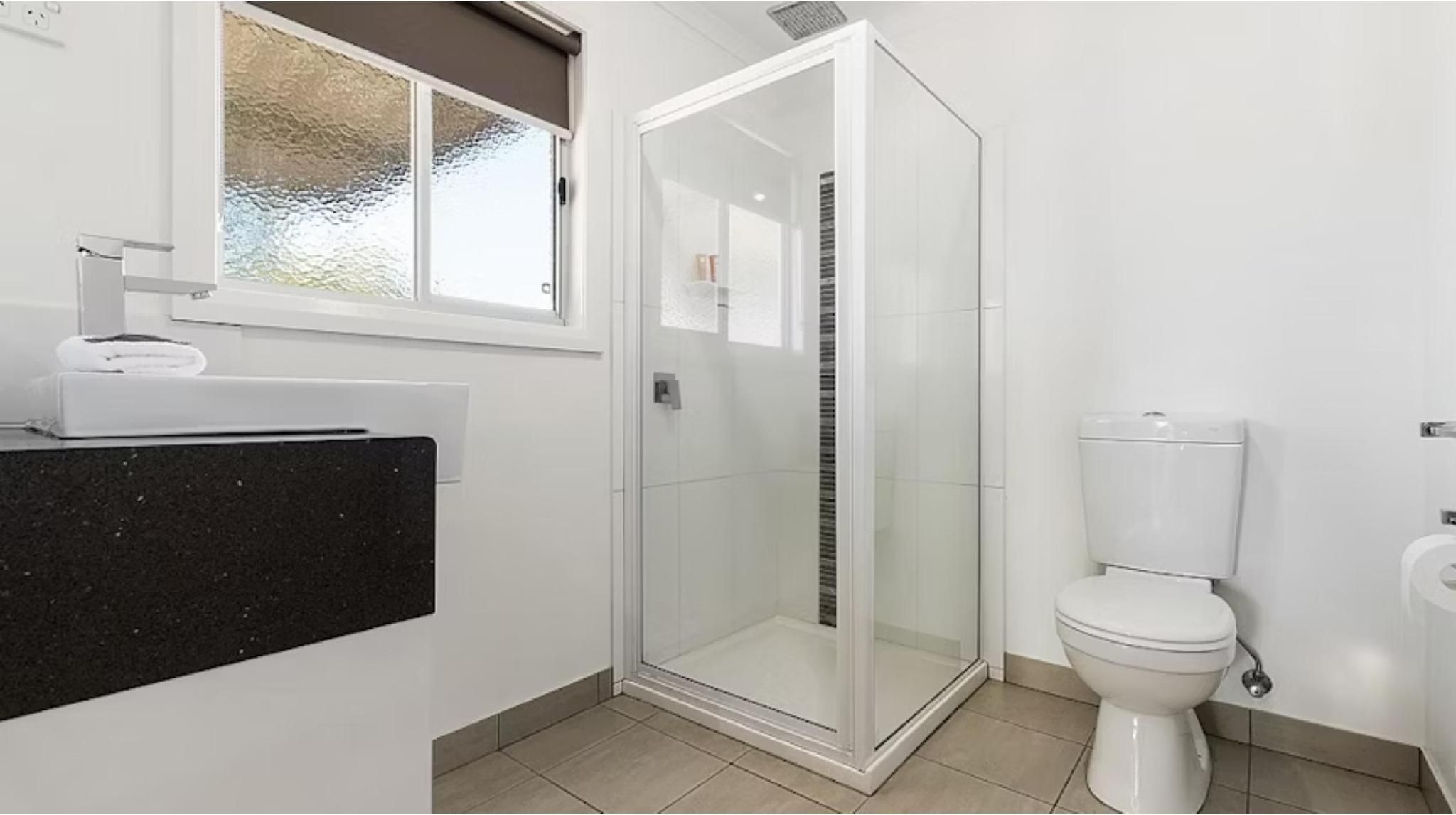 Discovery Parks - Moama Waters Superior 2 Bedroom Cabin - Sleeps 4 2